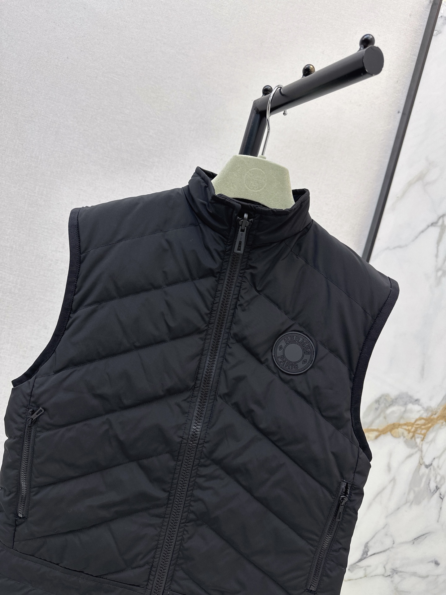 Her 26fw down vest