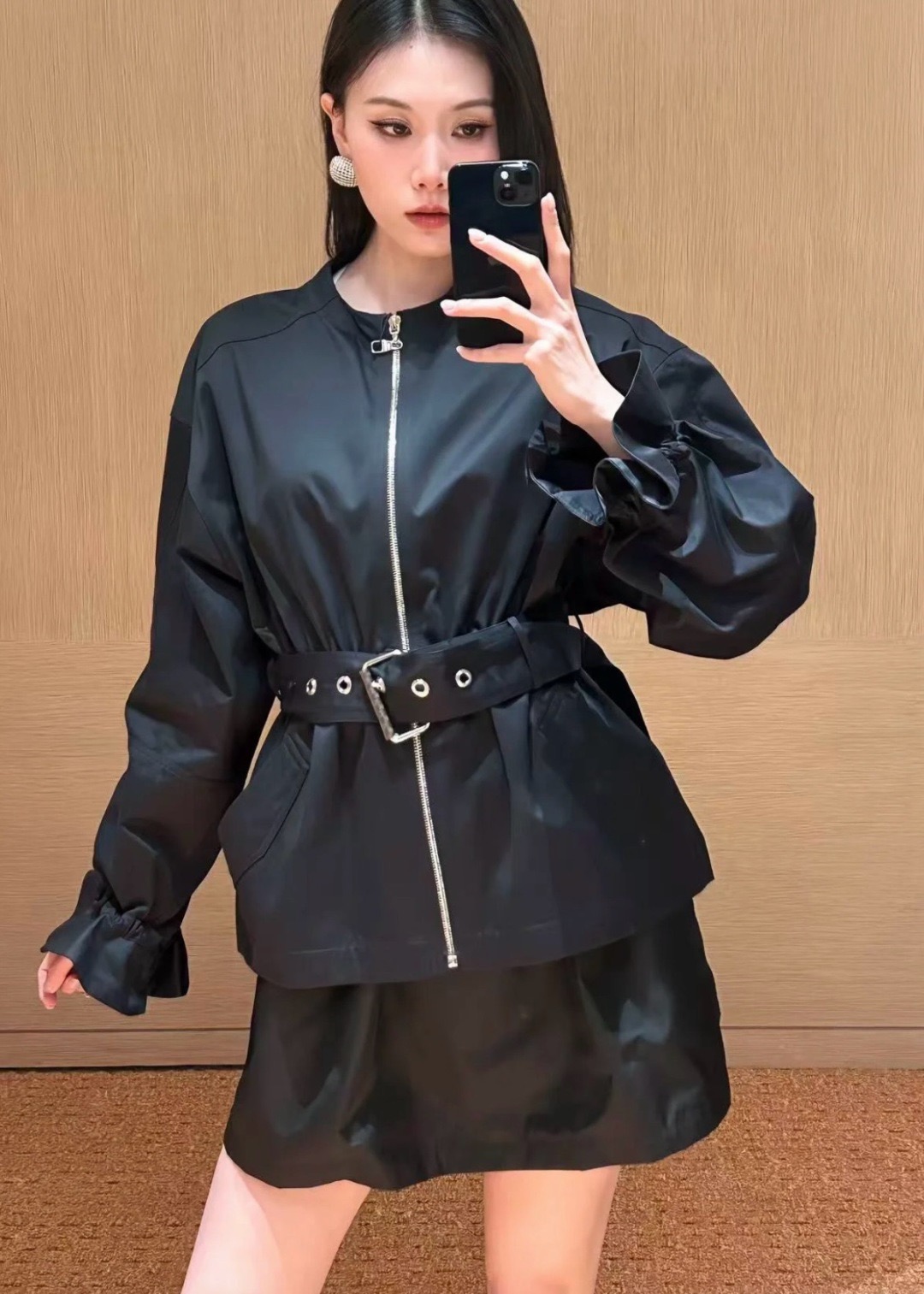 Loui 26fw cropped belted trench coats