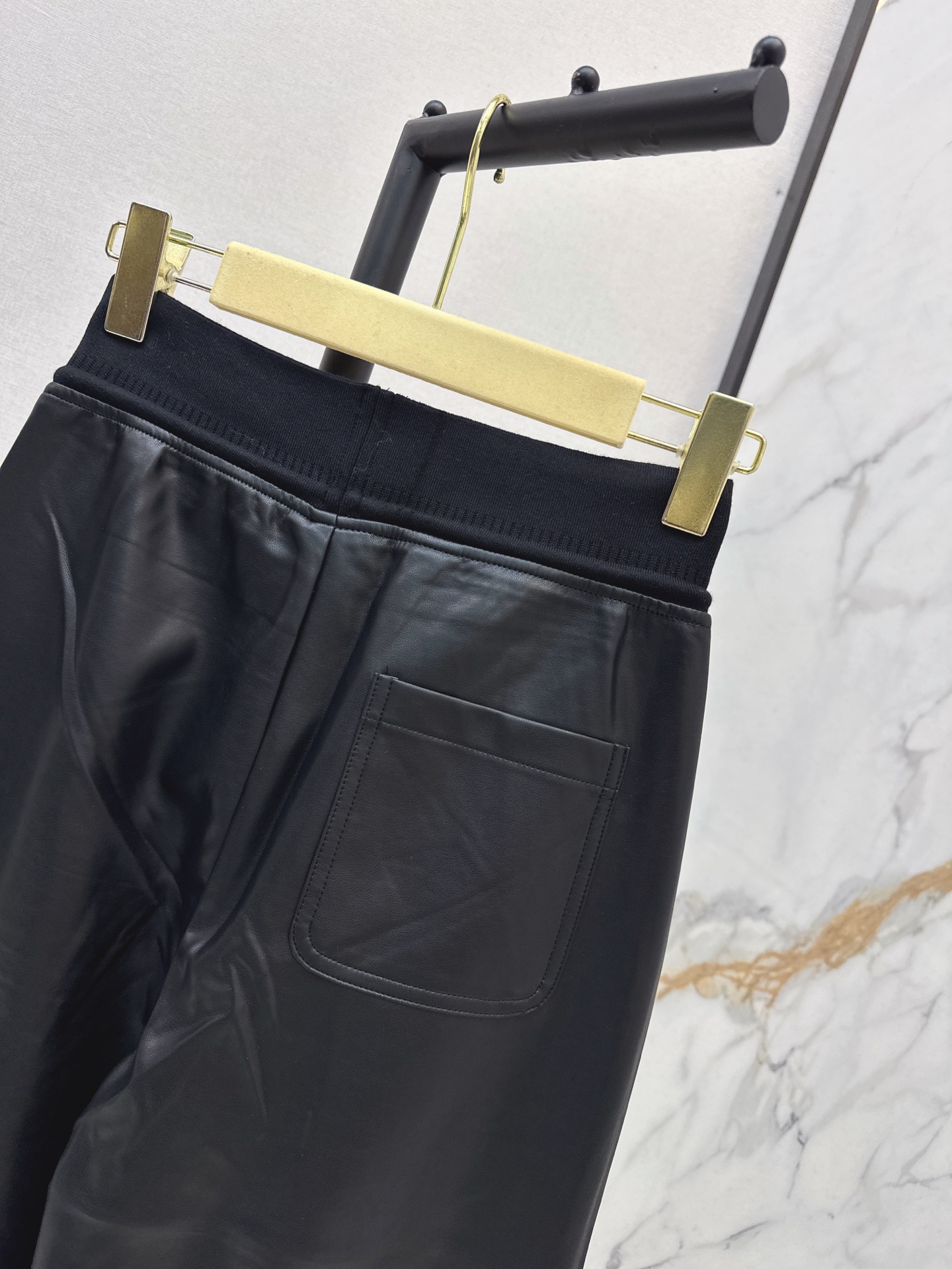 Miu 26fw pu drawstring pants