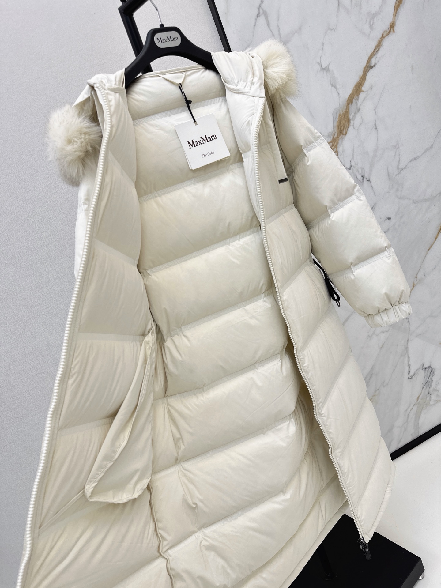 Max 26fw long belted hooded down jacket