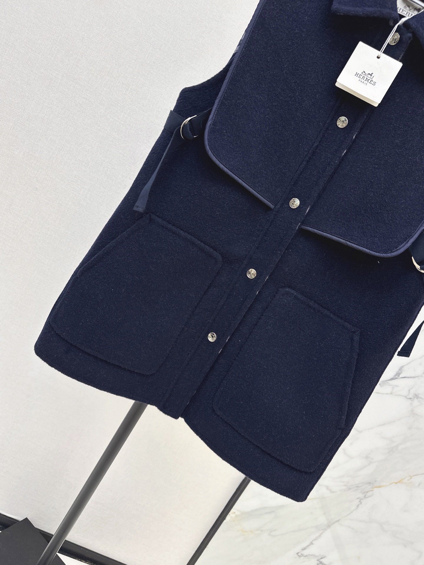 Her 26fw cashmere vest jacket