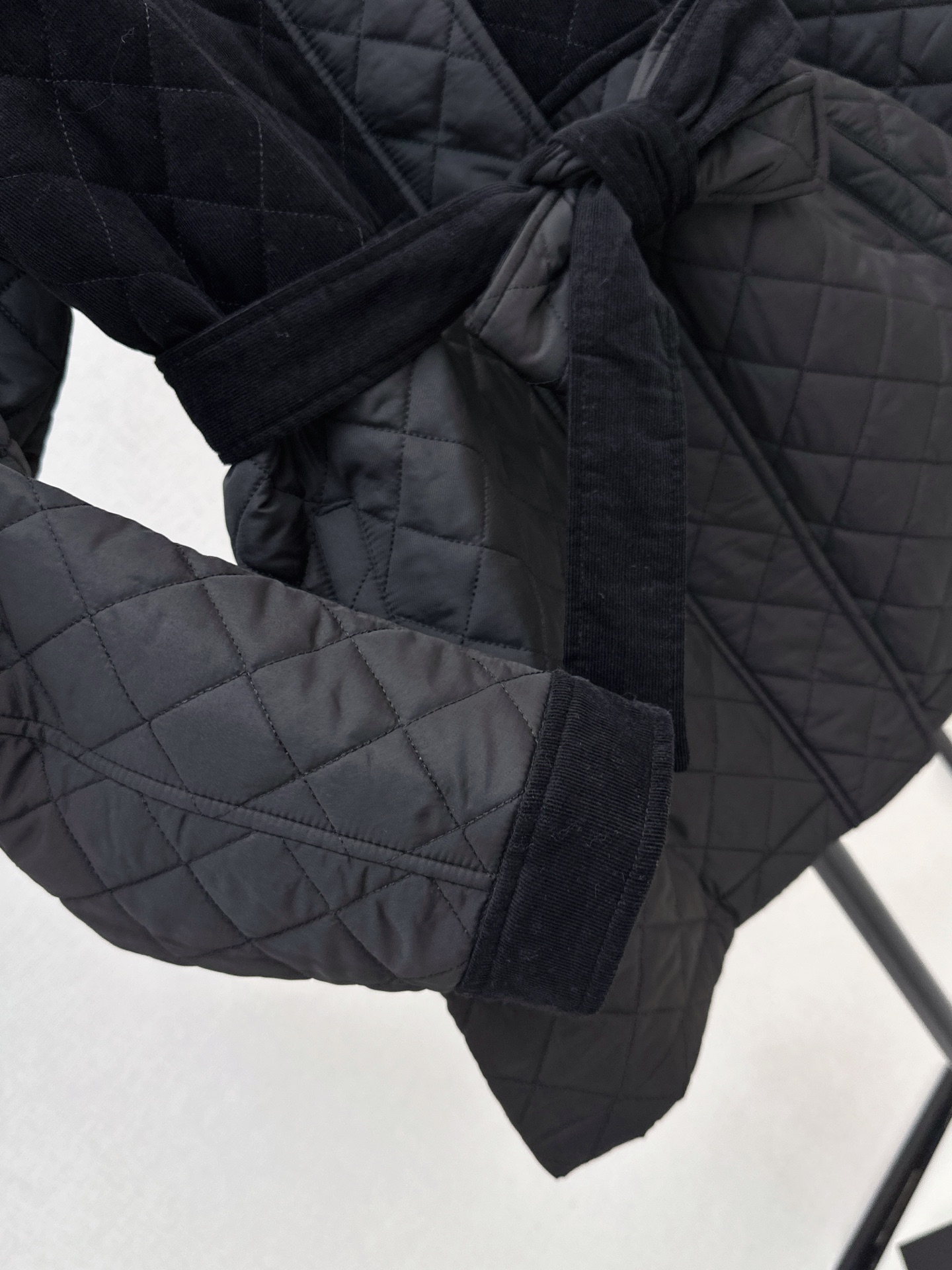 Her 26fw belted padded jacket