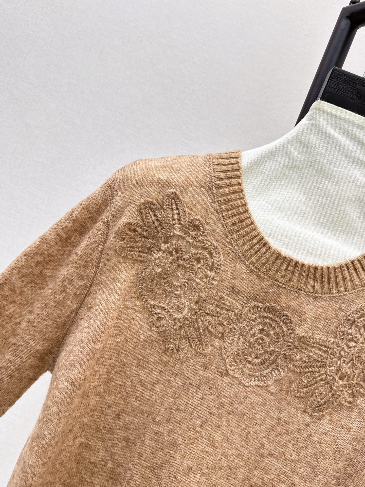 Brun 26fw hollow contract knit sweater