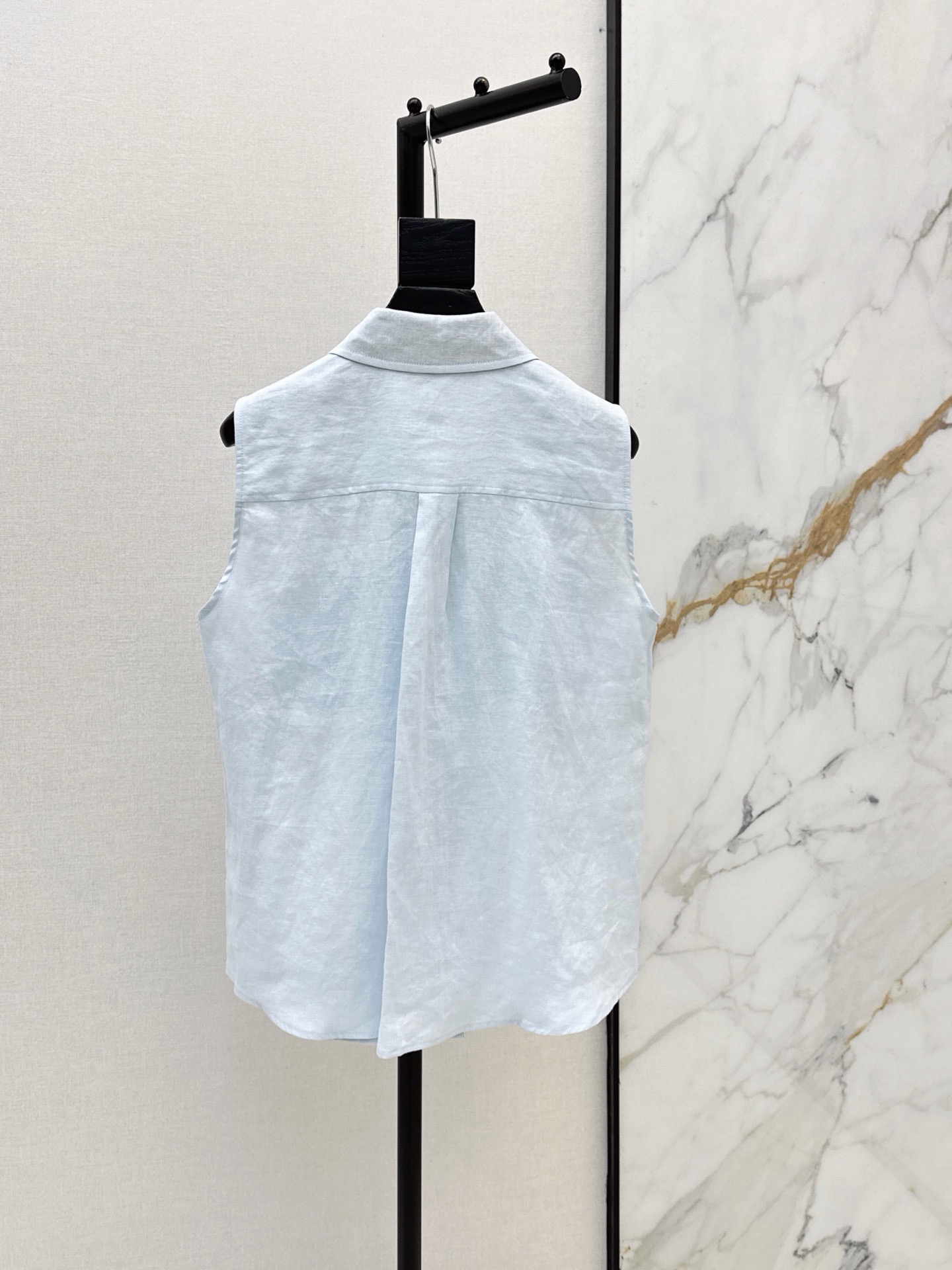 Her 26ss sleeveless linen shirt