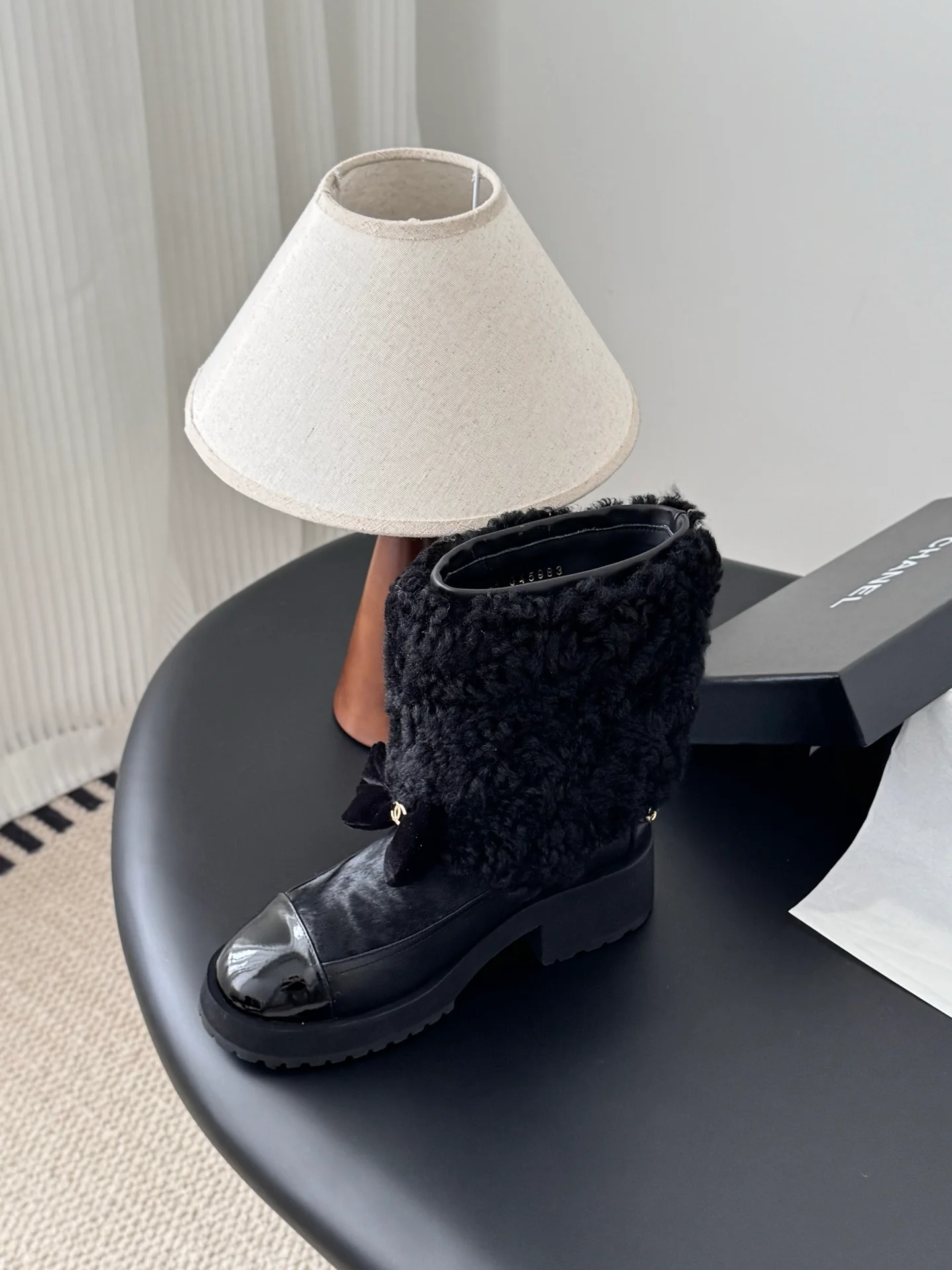 Chan 25fw plush boots with bow