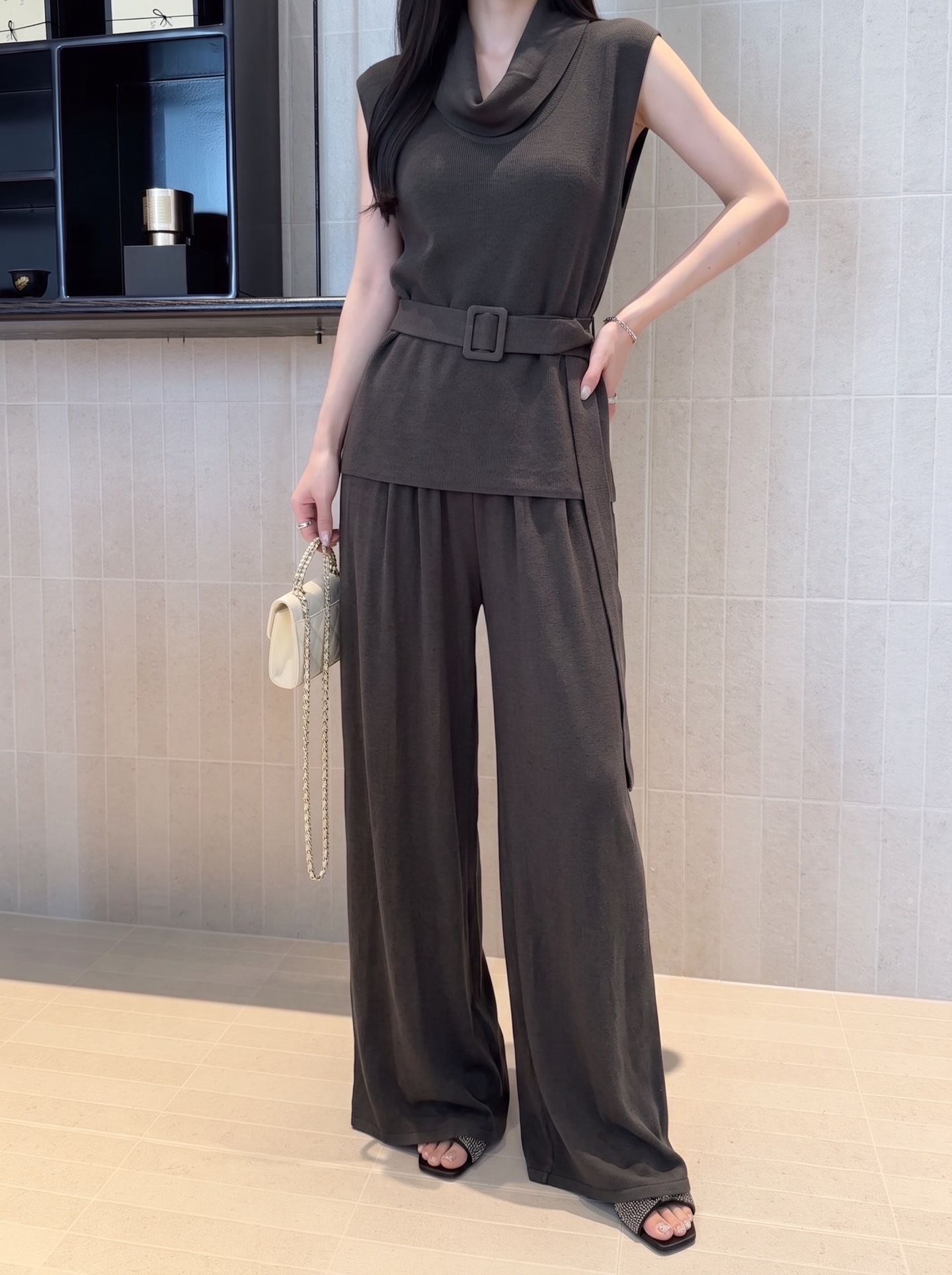 Her 26fw belted knit sleeveless top pants sets