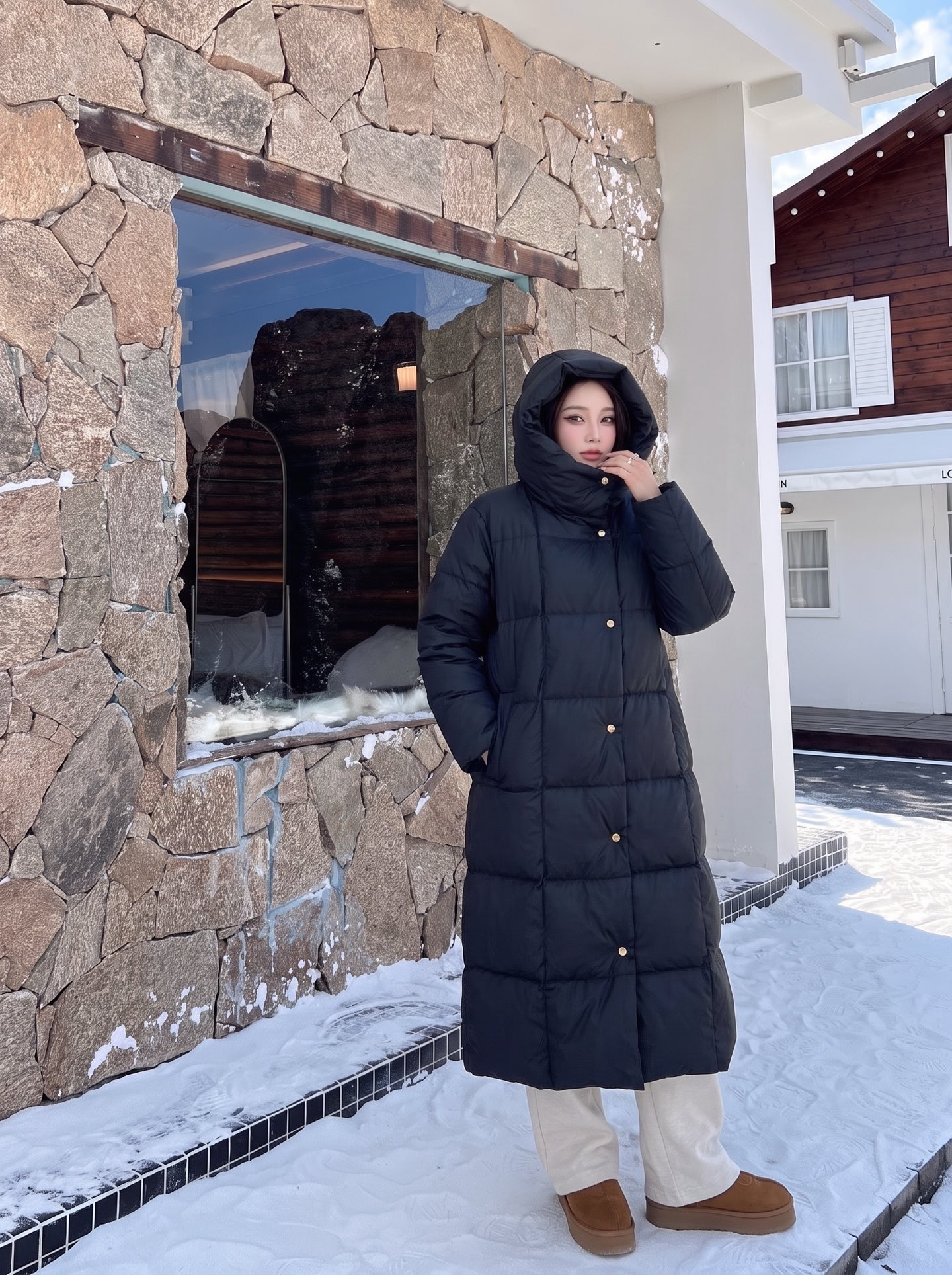 Max 26fw hooded long down jacket