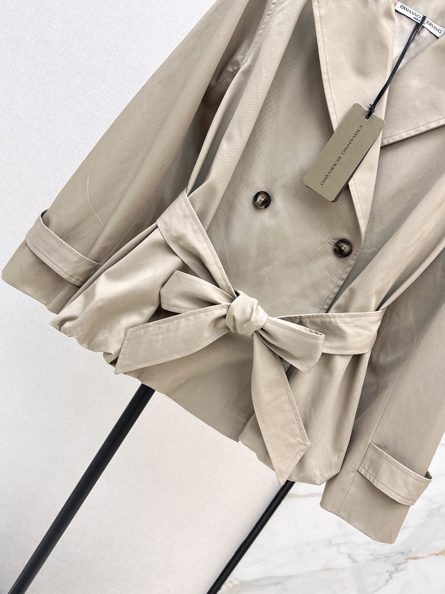 ES 26fw belted cropped trench jacket