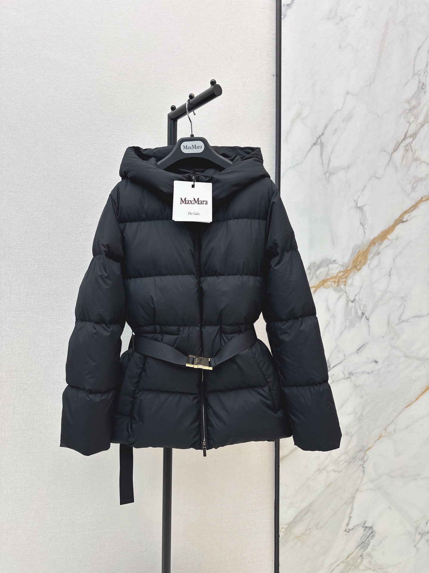 Max 26fw hooded down jacket
