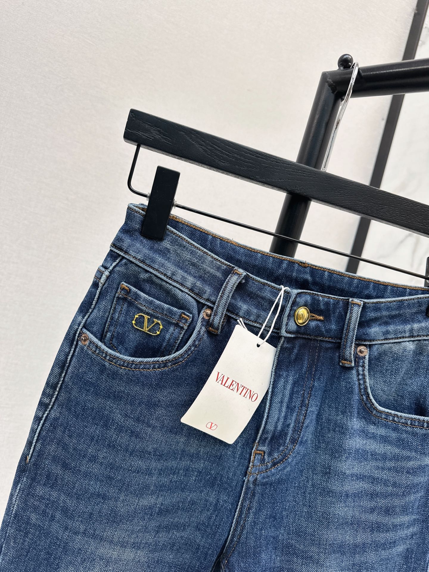 Valen 26fw slim-fit jeans