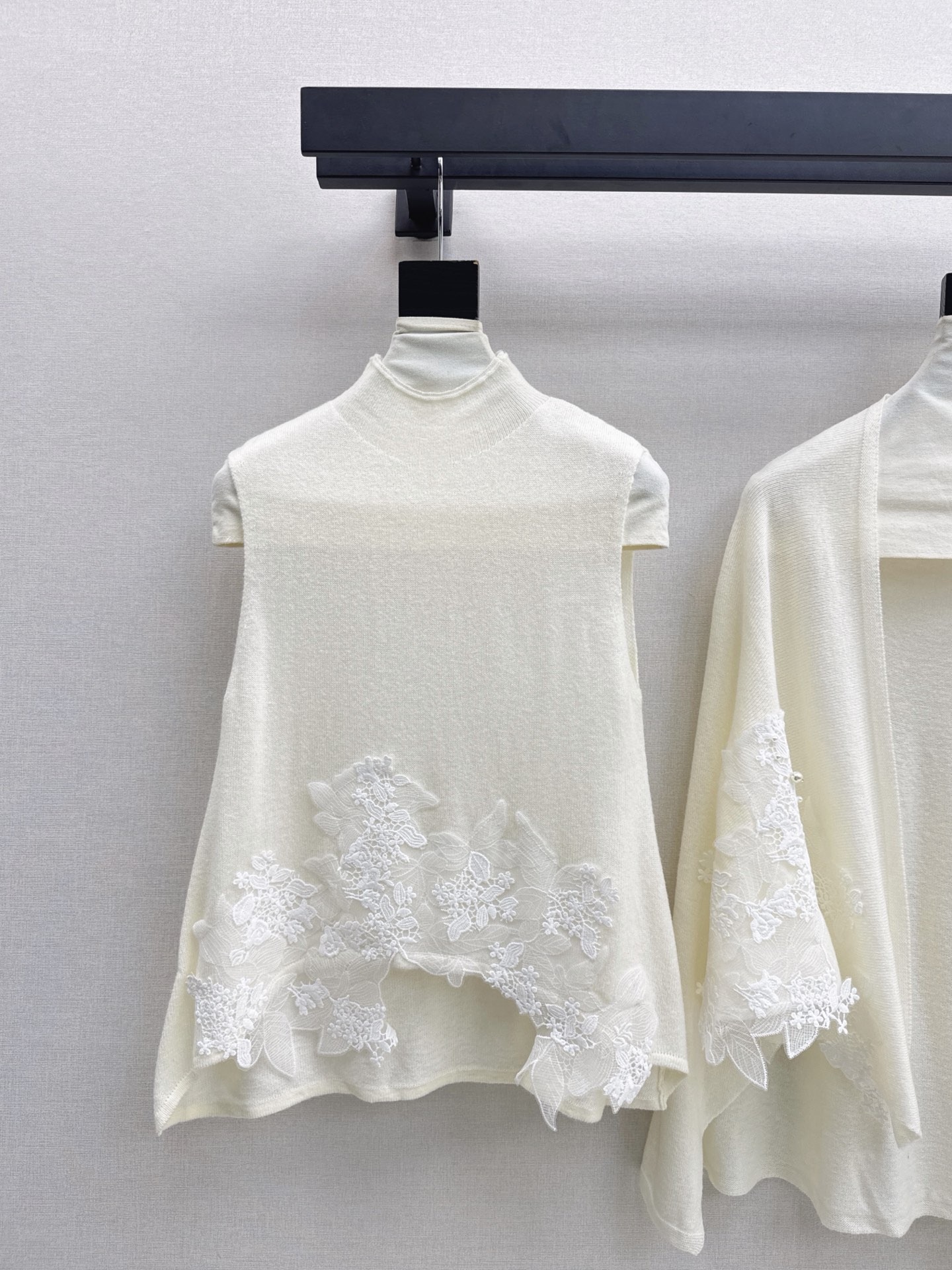 ES 26fw knit vest cape sets
