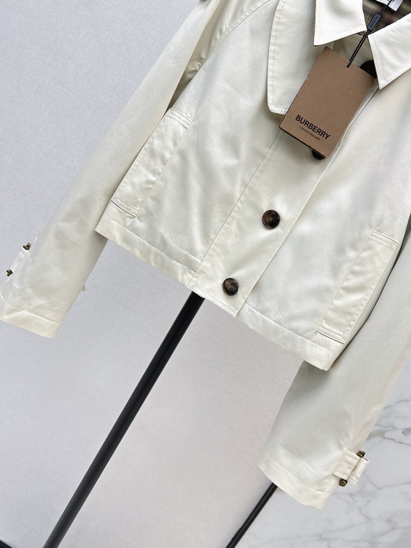 Burb 26fw cropped trench coats