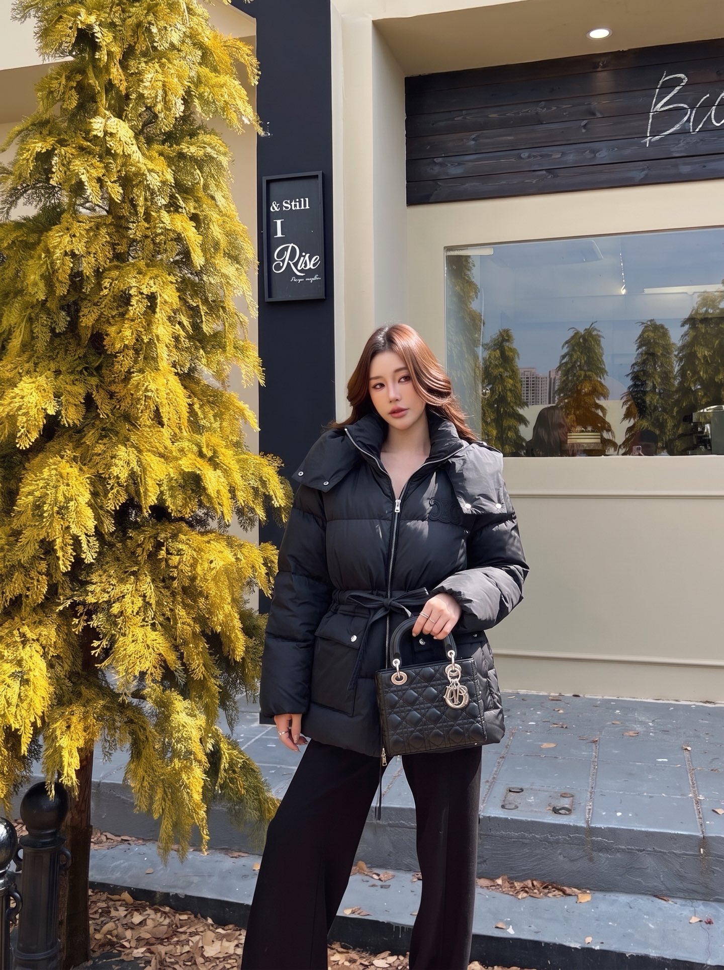 Celi 26fw hooded belted down jacket