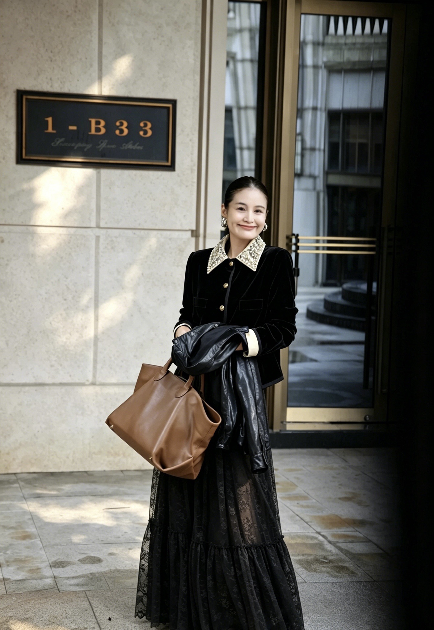 Miu 26fw cropped beading velvet jacket