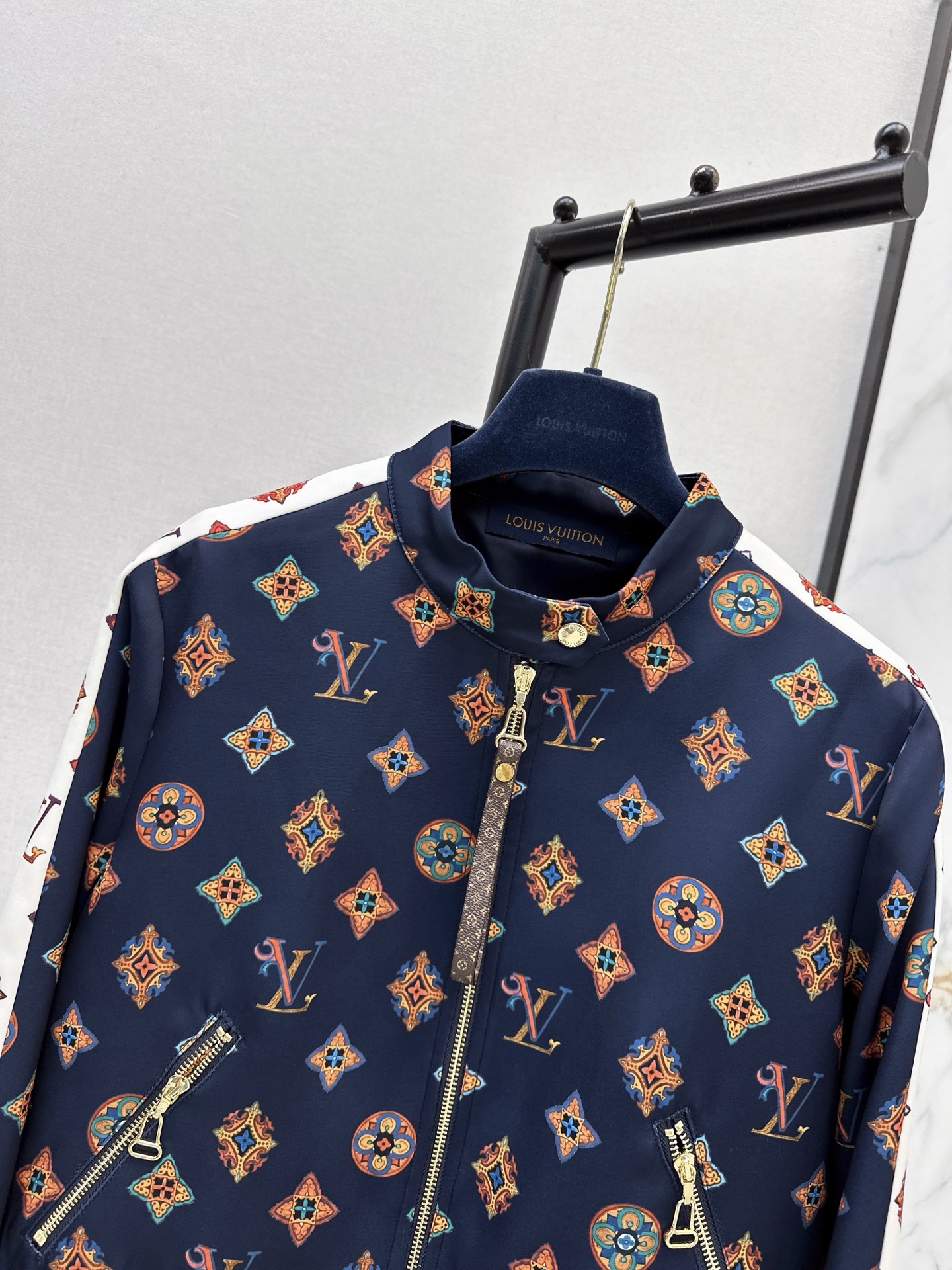 Loui 26fw print jacket
