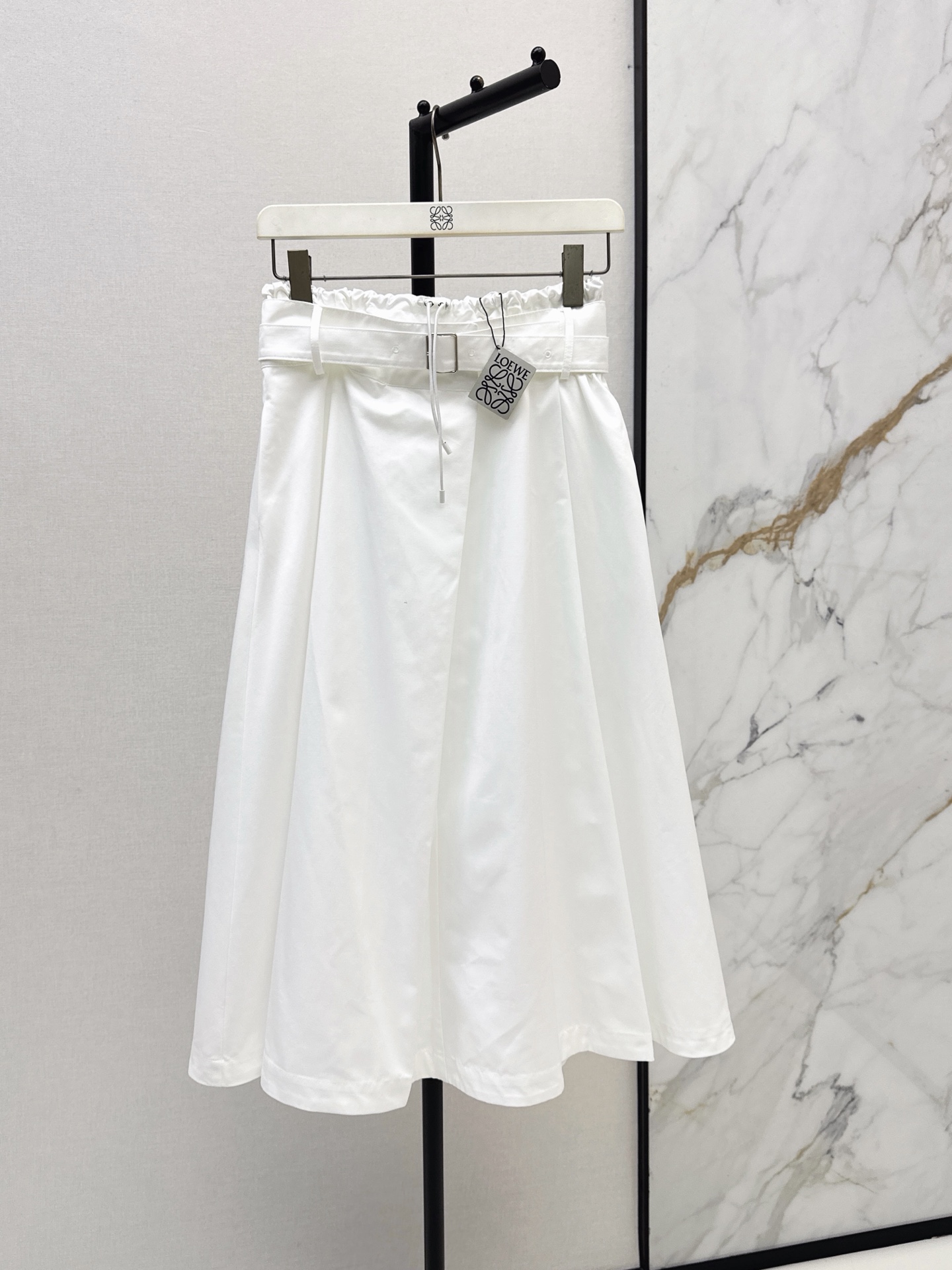 Loe 26ss belted pleated skirt
