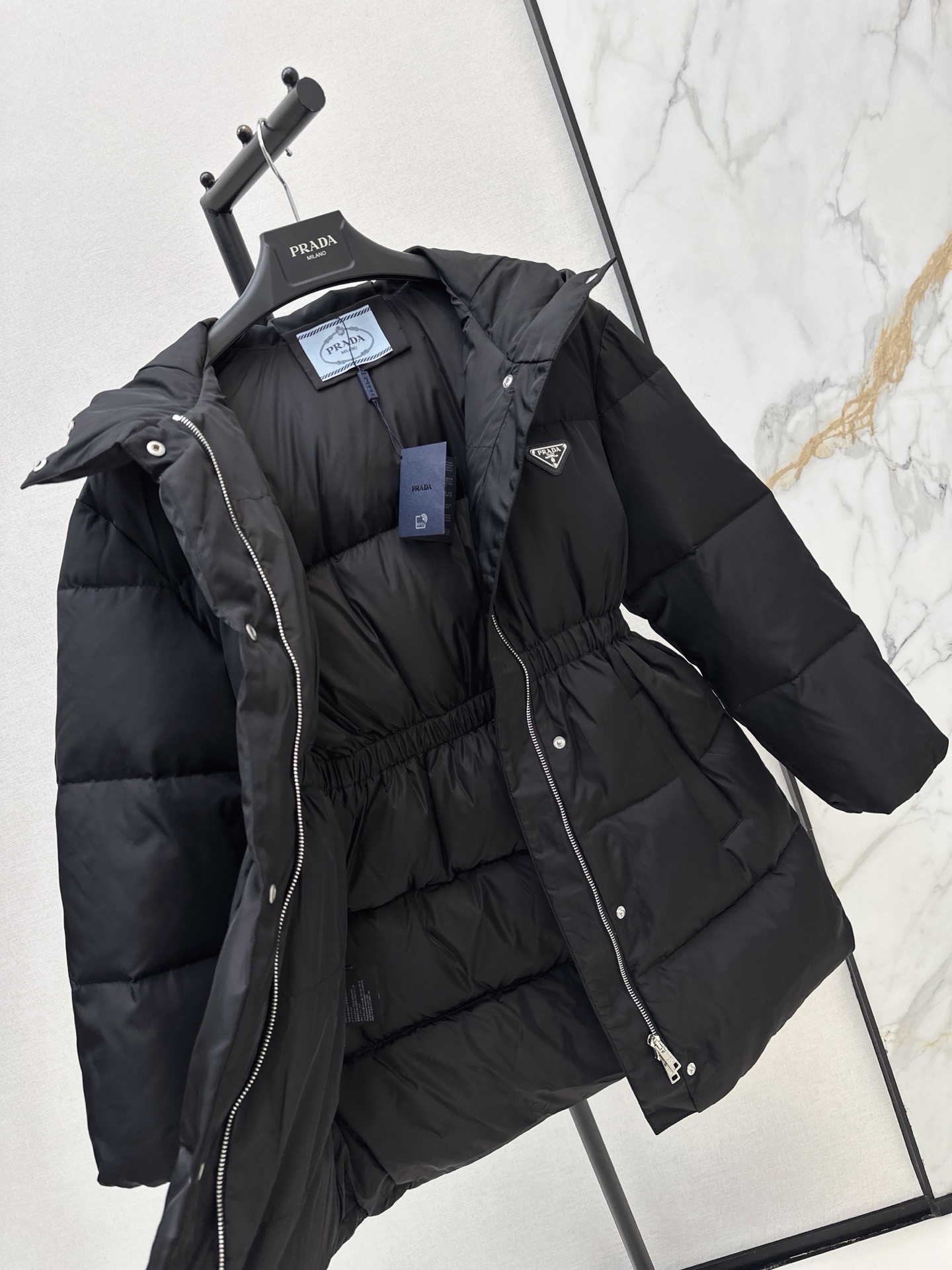 Pra 26fw hooded belted down jacket
