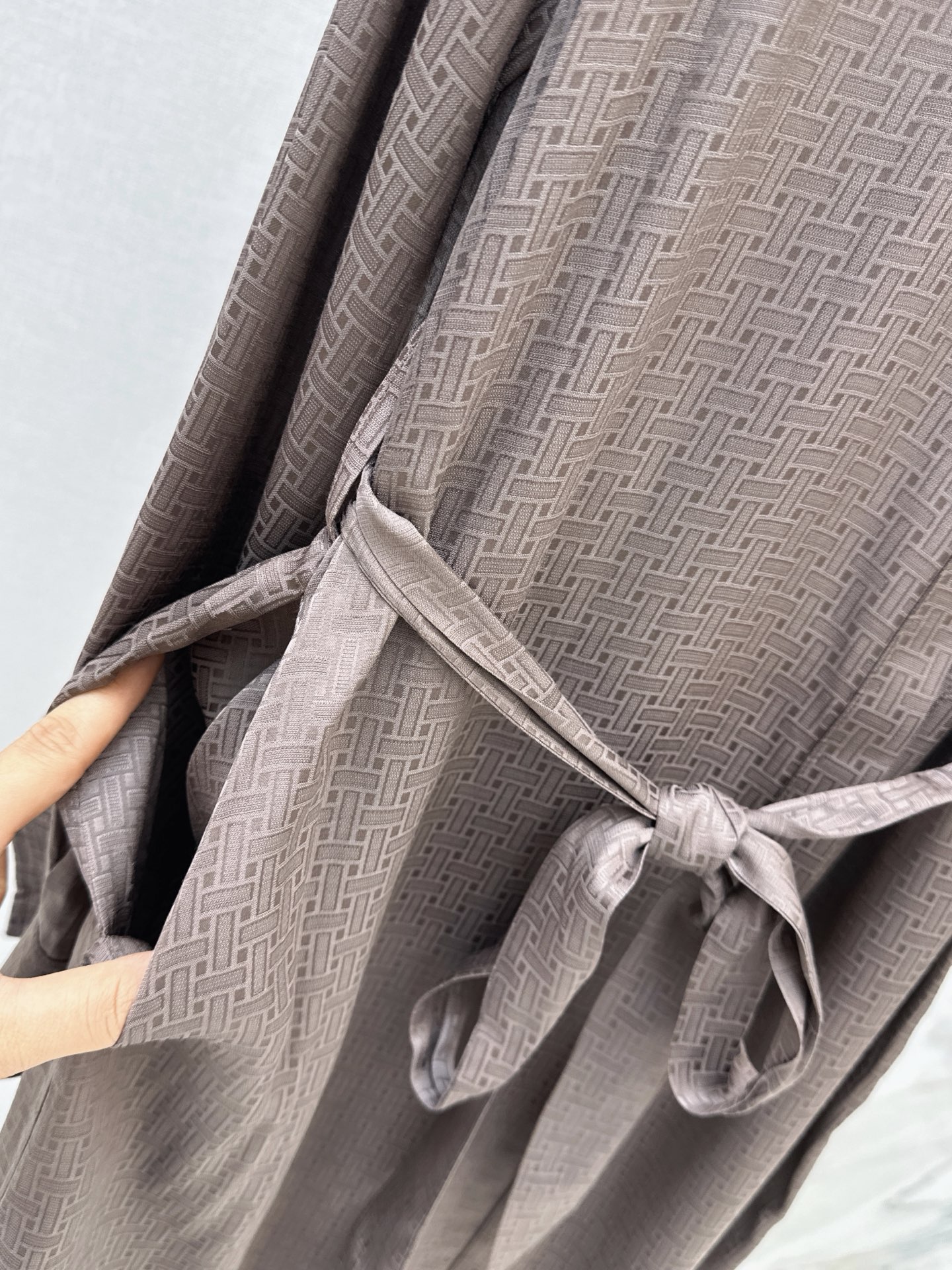 Her 26ss jacquard dress