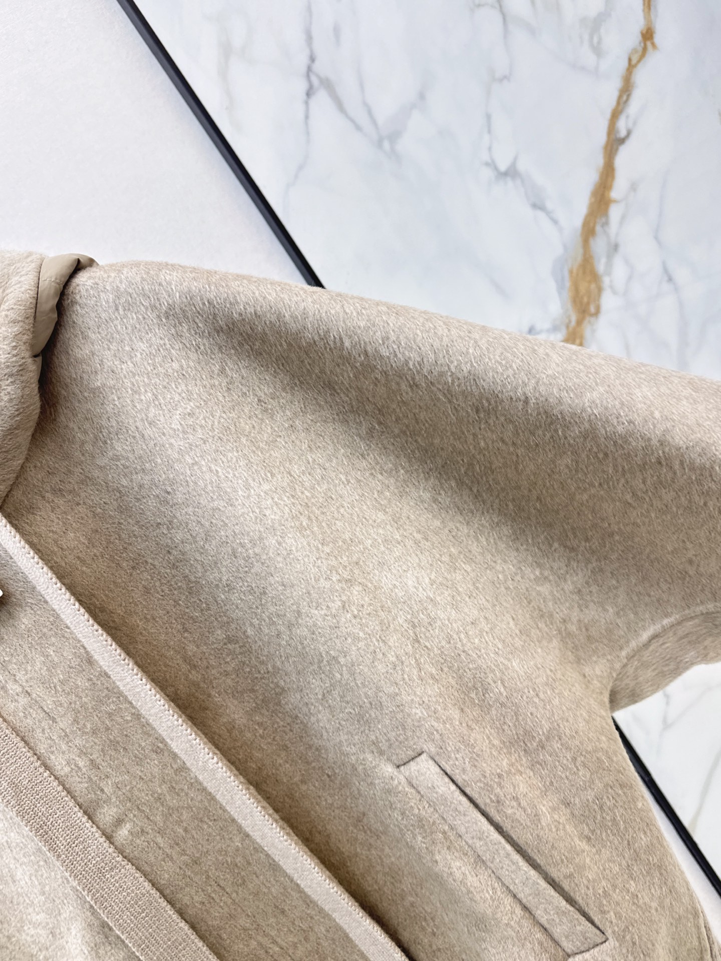 Max 26fw wool contract hooded down jacket