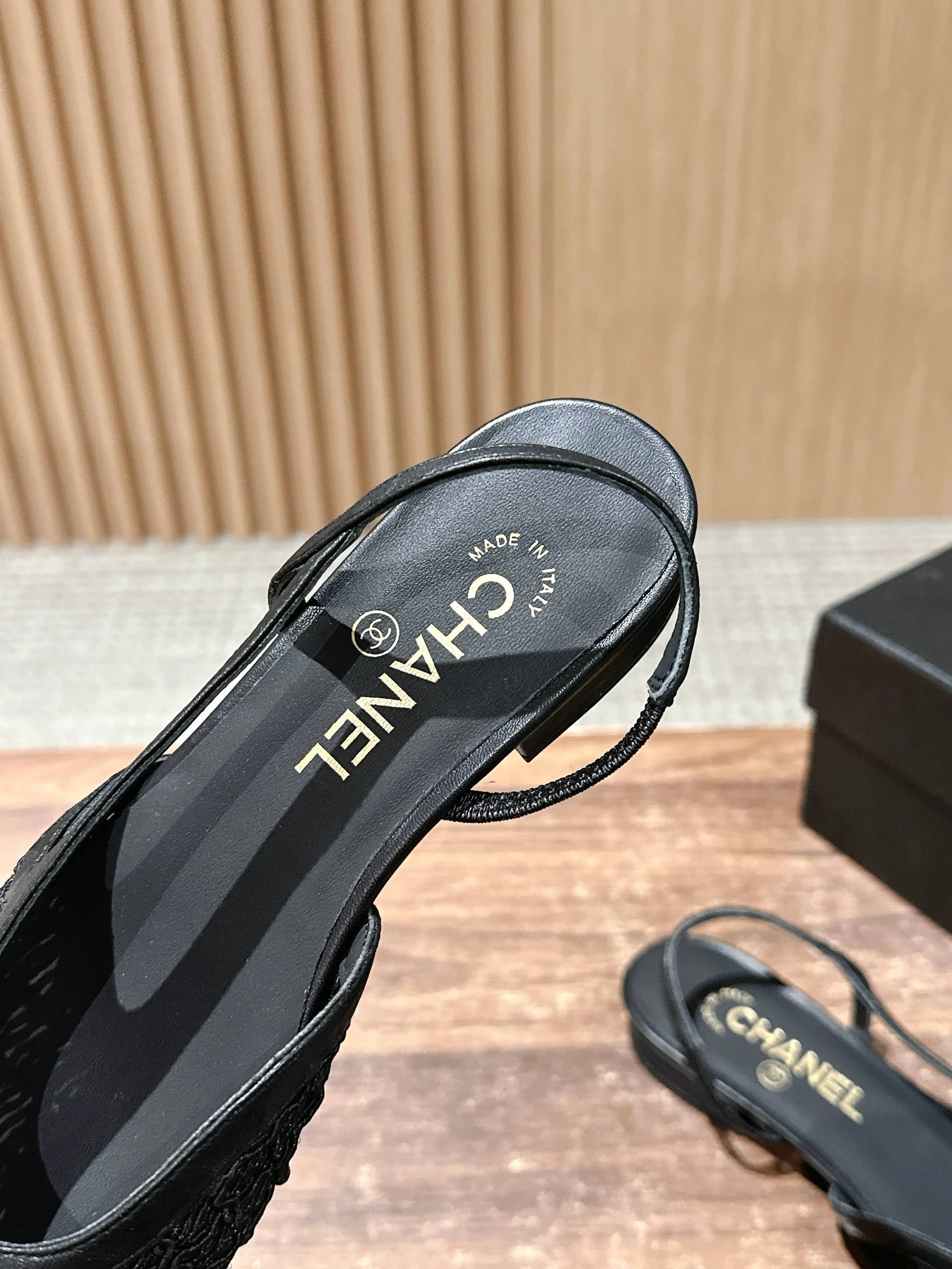 Chan 25fw lace slingback flats