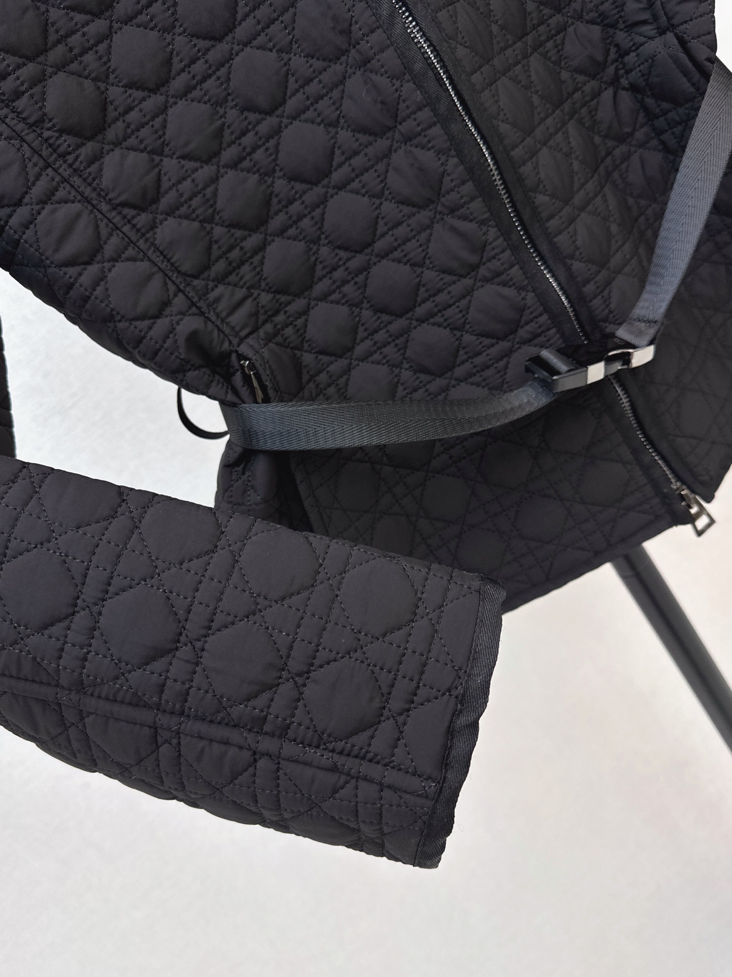 CD 26fw belted padded jacket