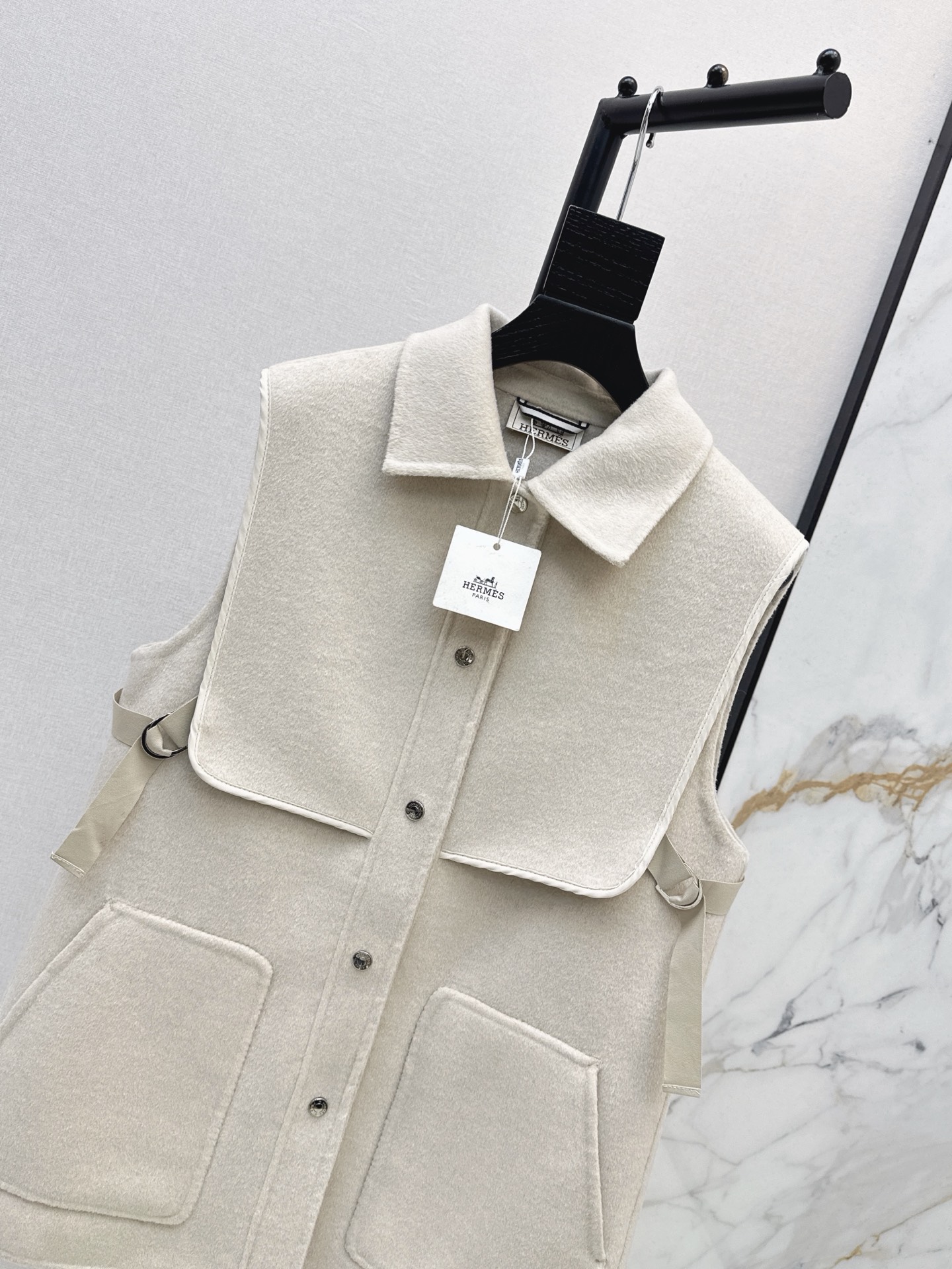 Her 26fw cashmere vest jacket