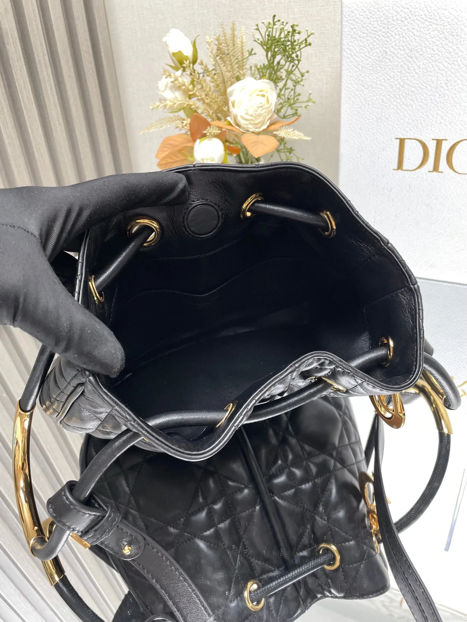 D  Medium  Nolita Bag