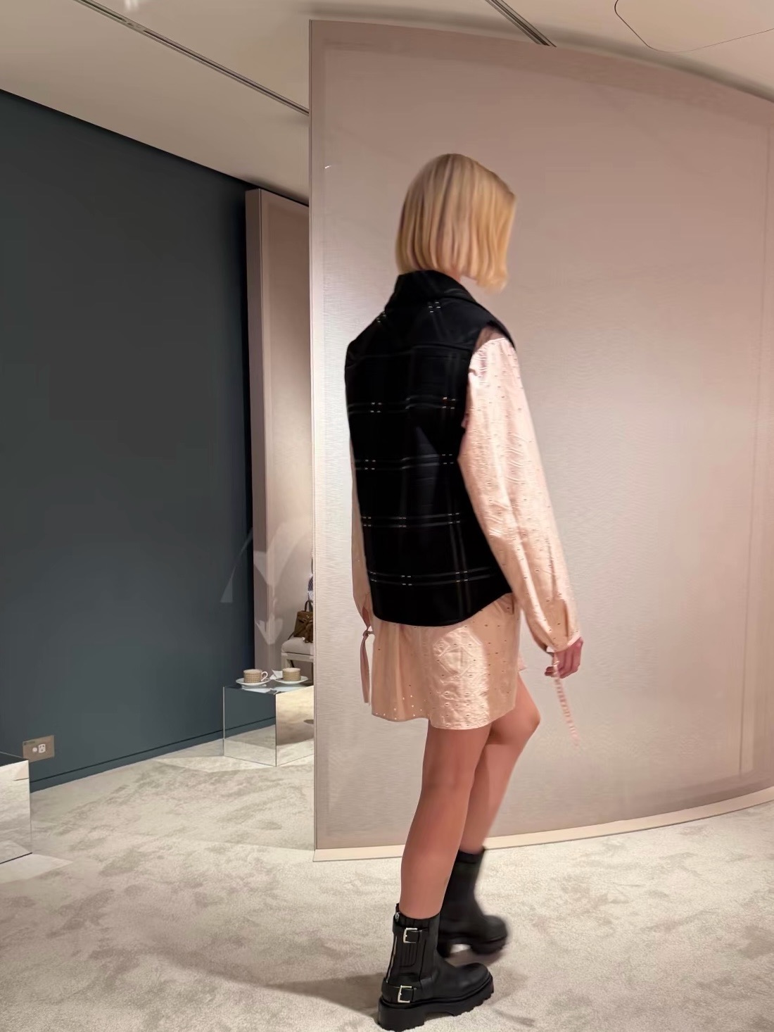 Her 26fw embroidery woole vest