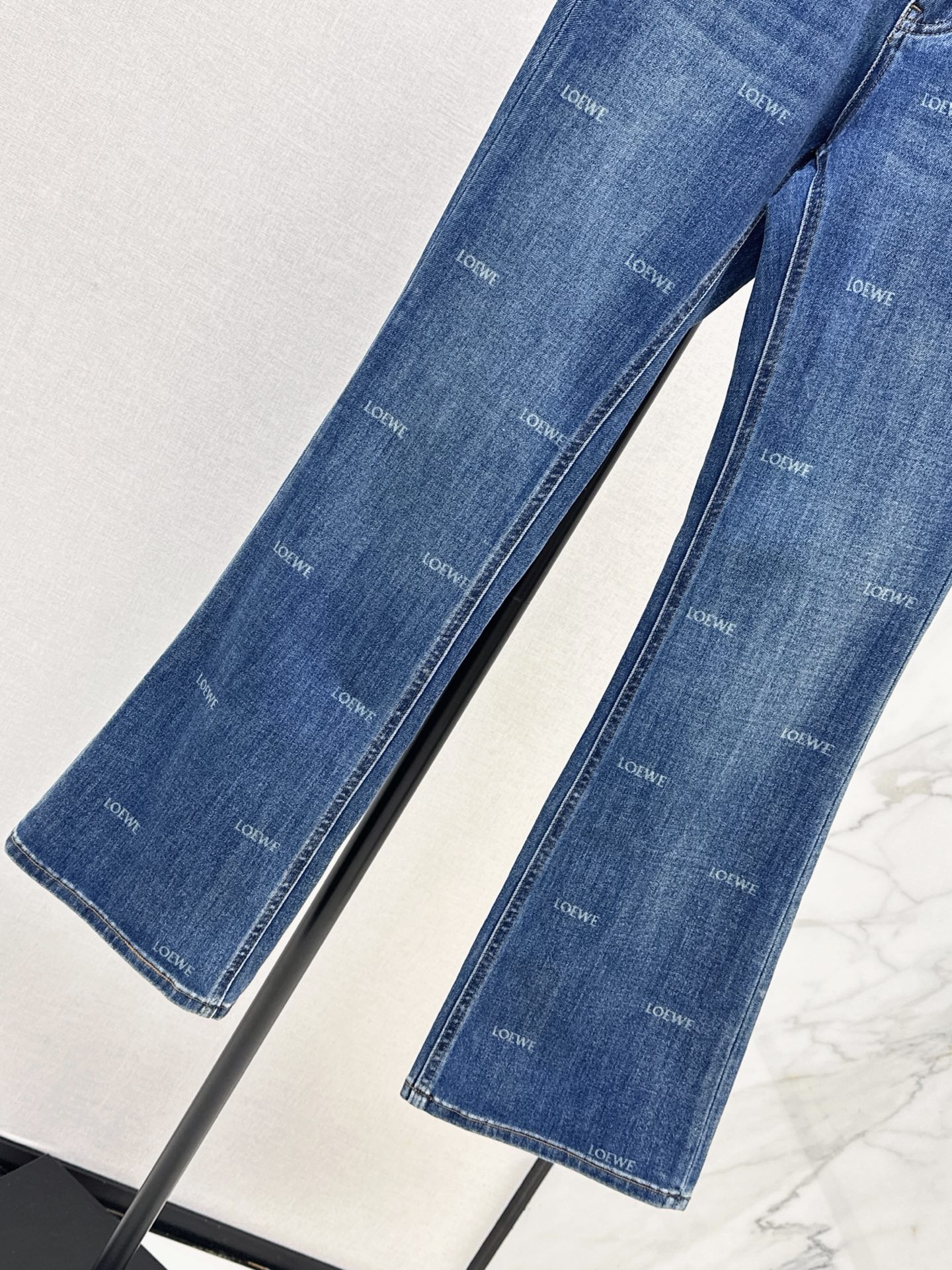 Loe 26fw fit-slim jeans