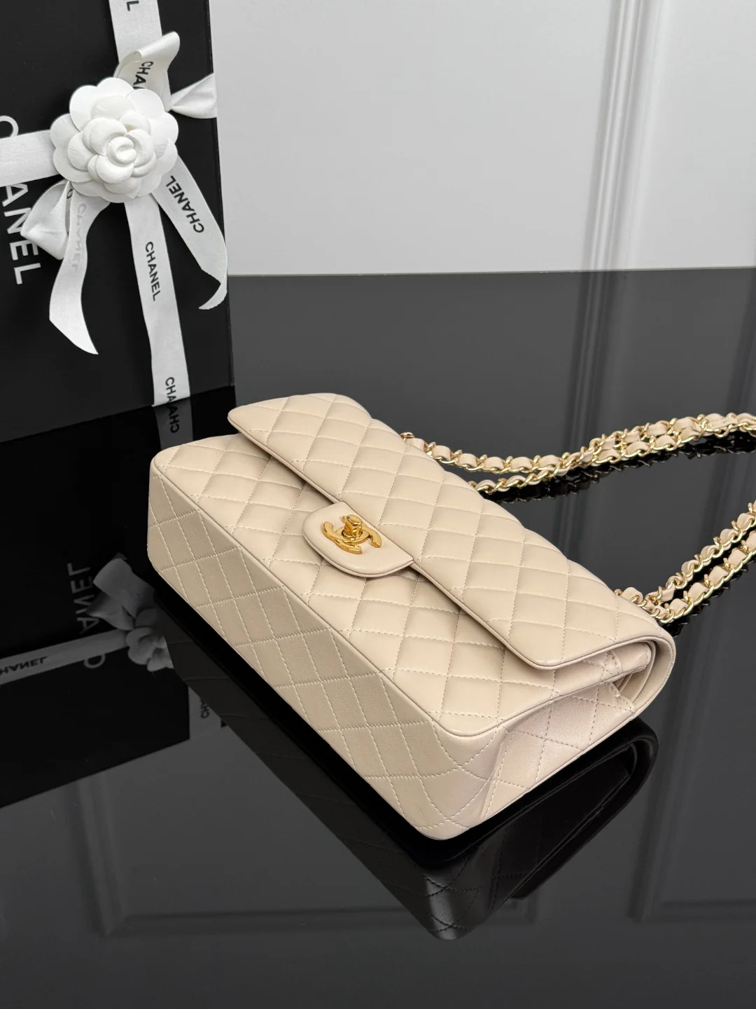 Chan cf25 chain shoulder bag