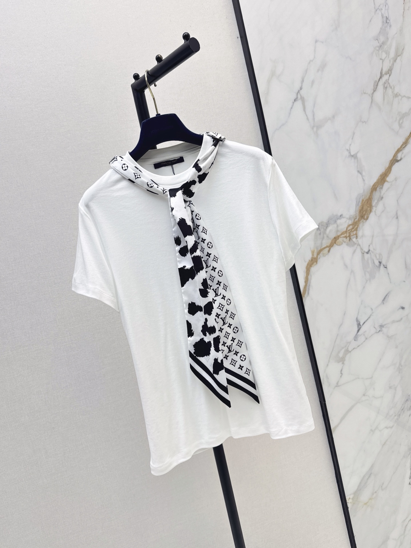 Loui 26fw print scraf t-shirt