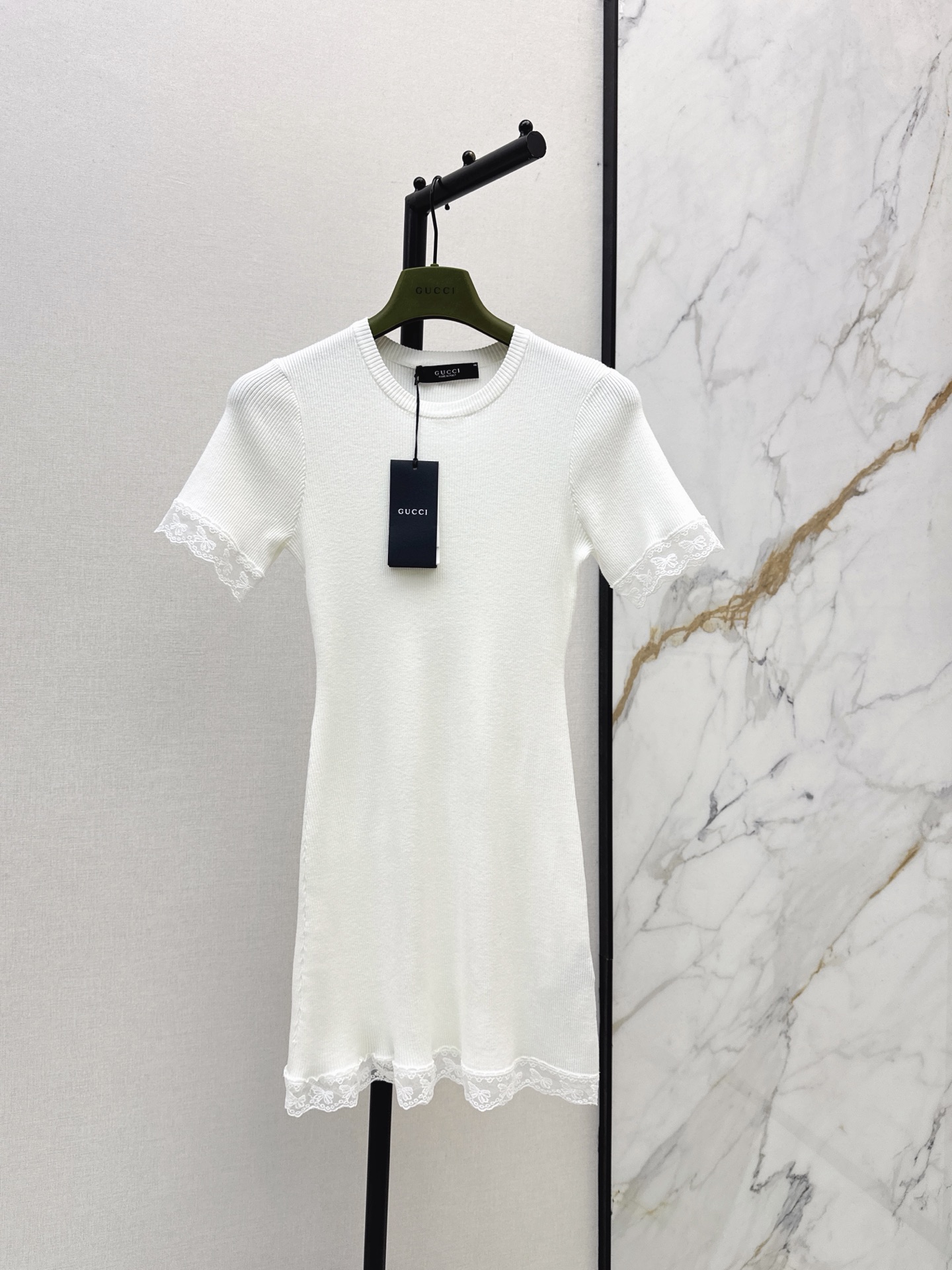 Guc 26fw lace contract knit dress