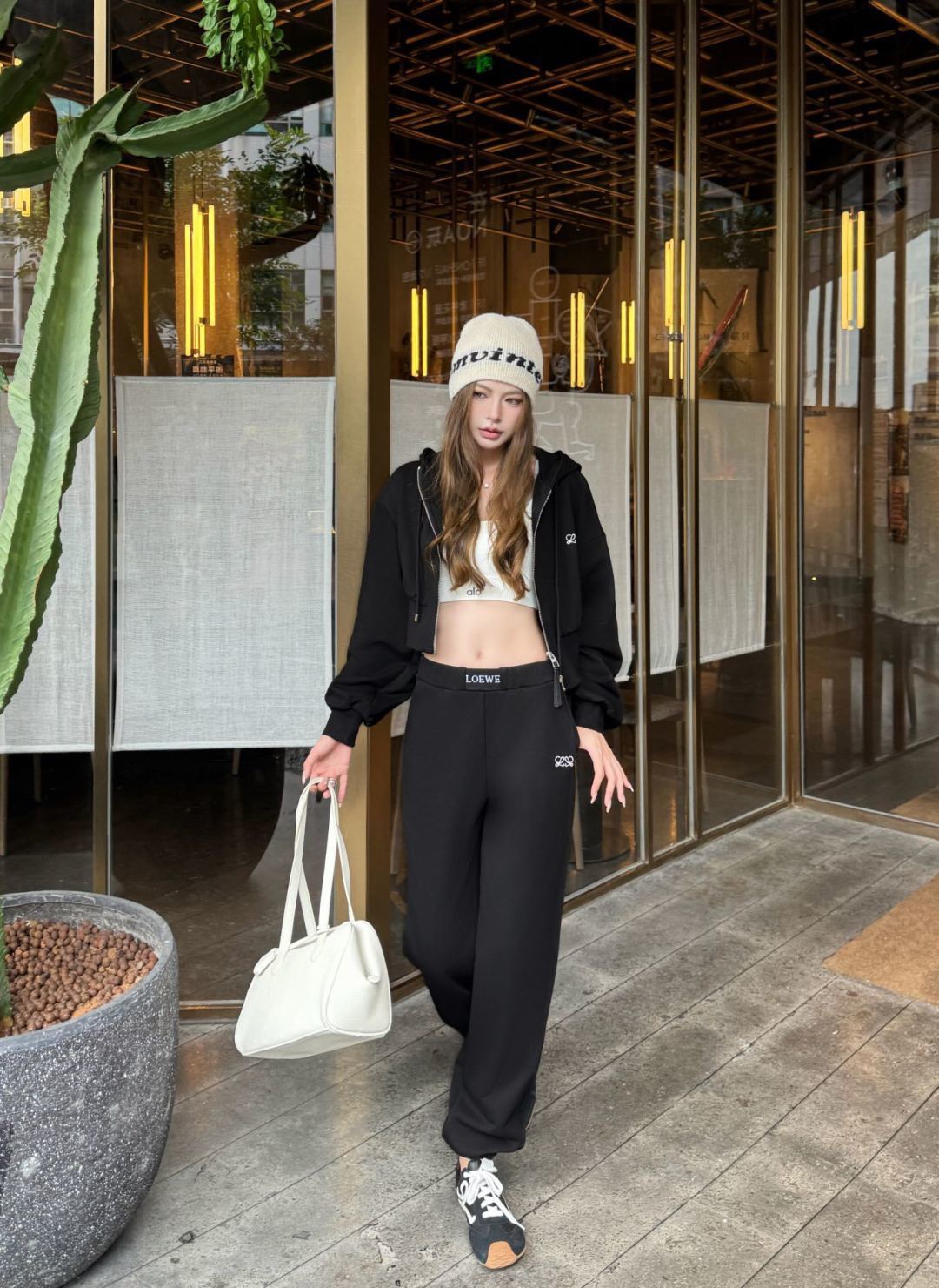 Loe 26fw embroidery hooded jacket pants sets