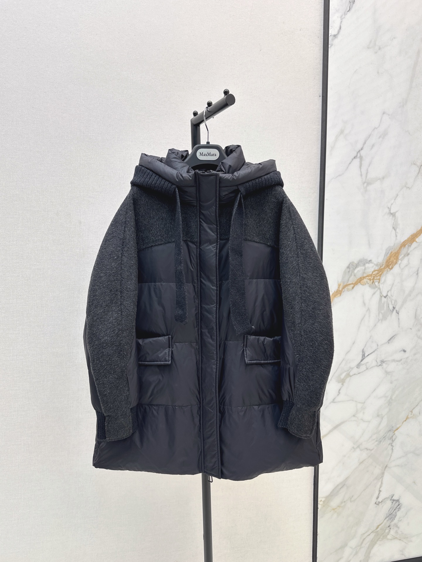 Max 26fw knit contract hooded down jacket