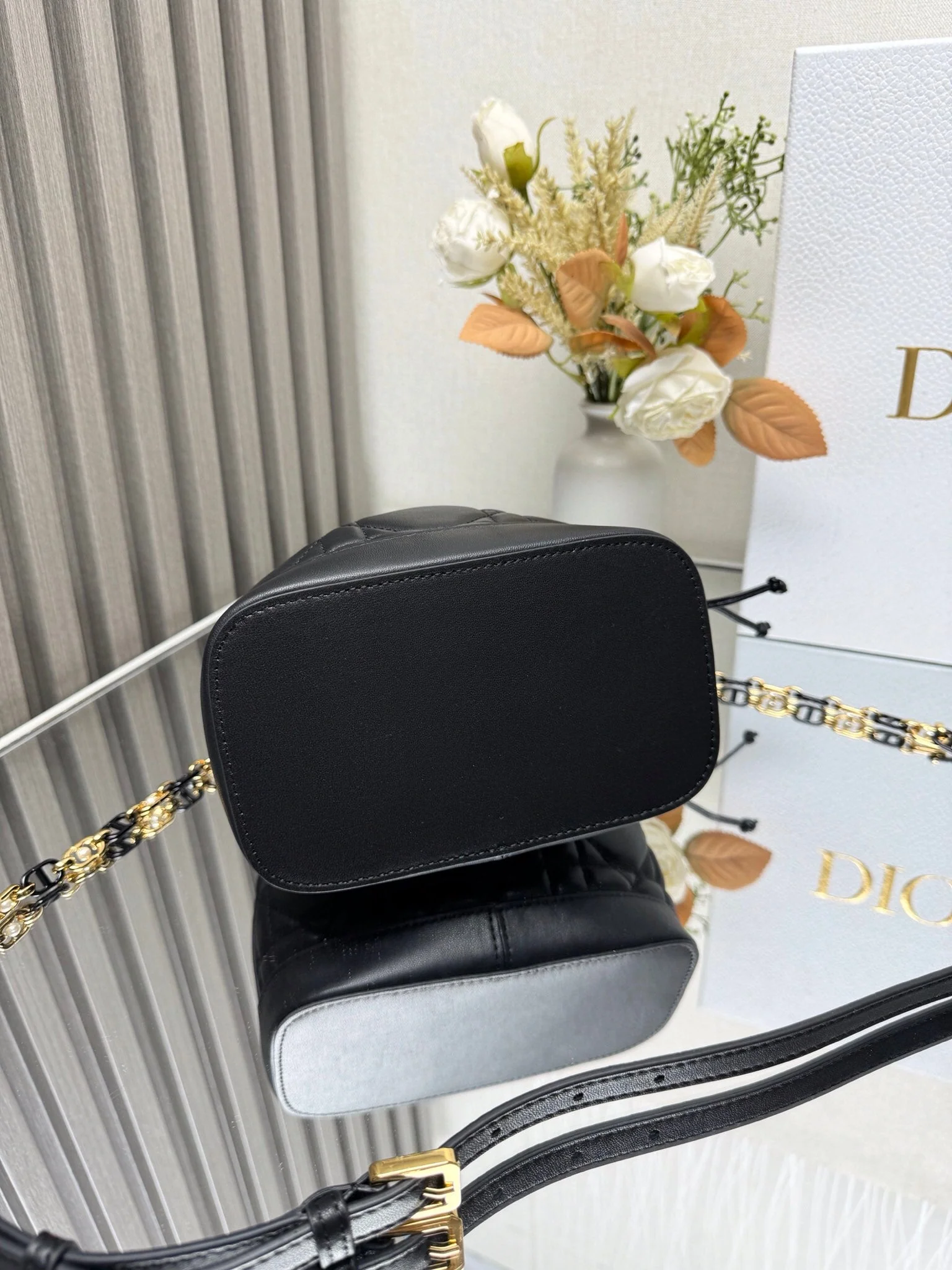 D Small Jolie Bucket Bag