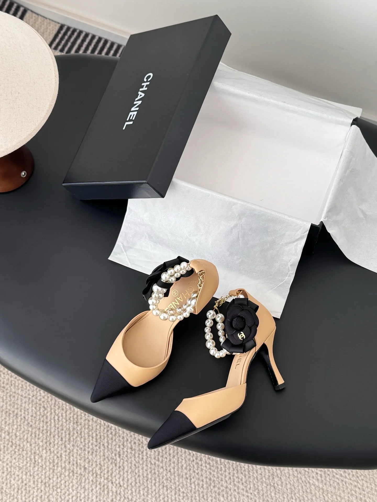 Chan 25fw pearl chain stilettos pumps