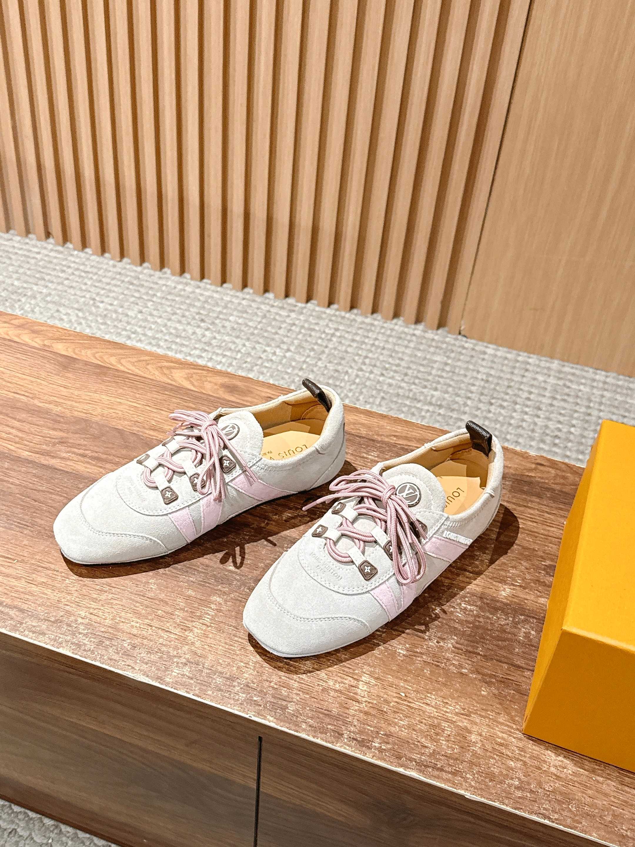 Loui 25fw sneaker