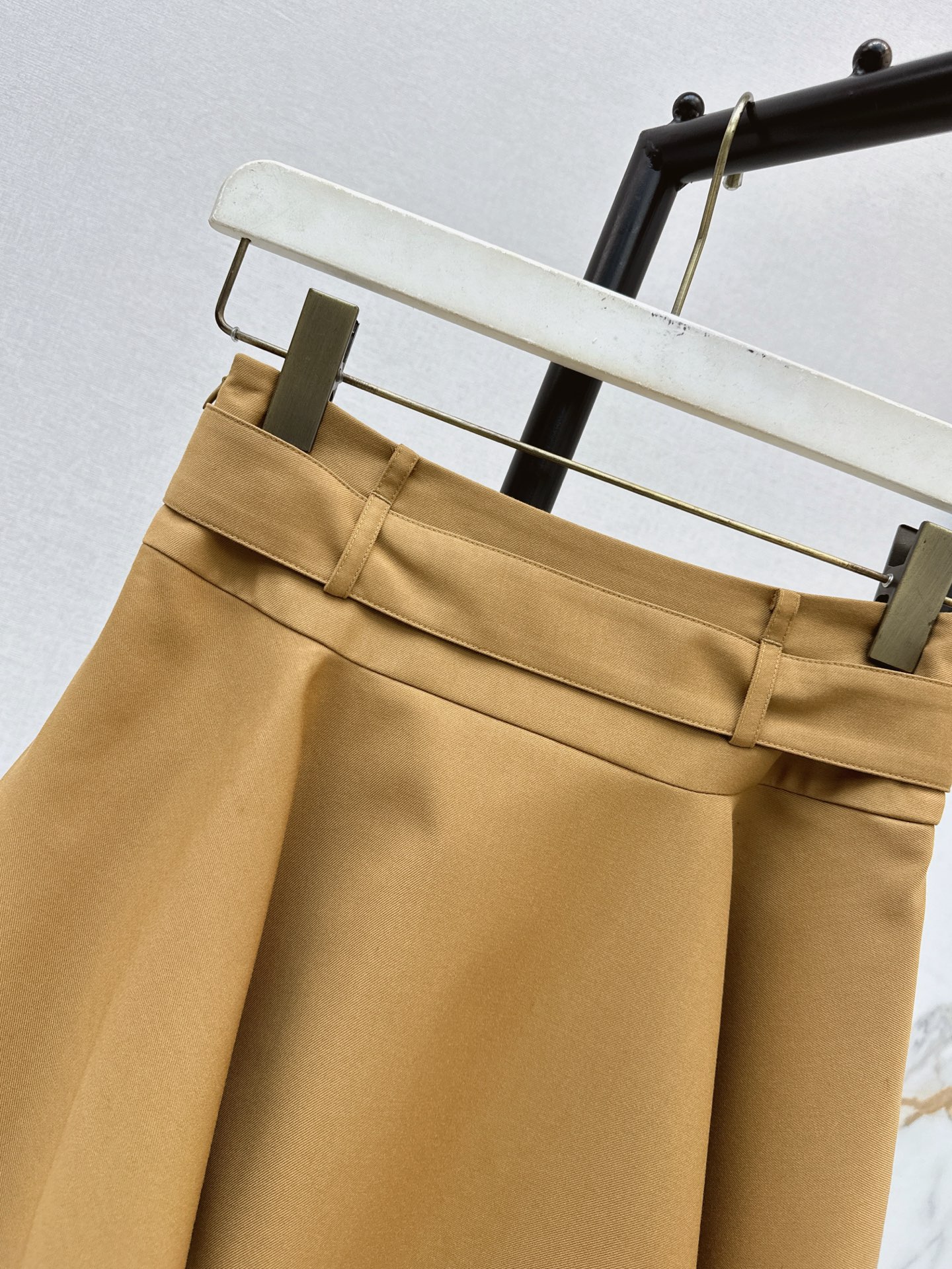 Loe 26fw belted mini skirt