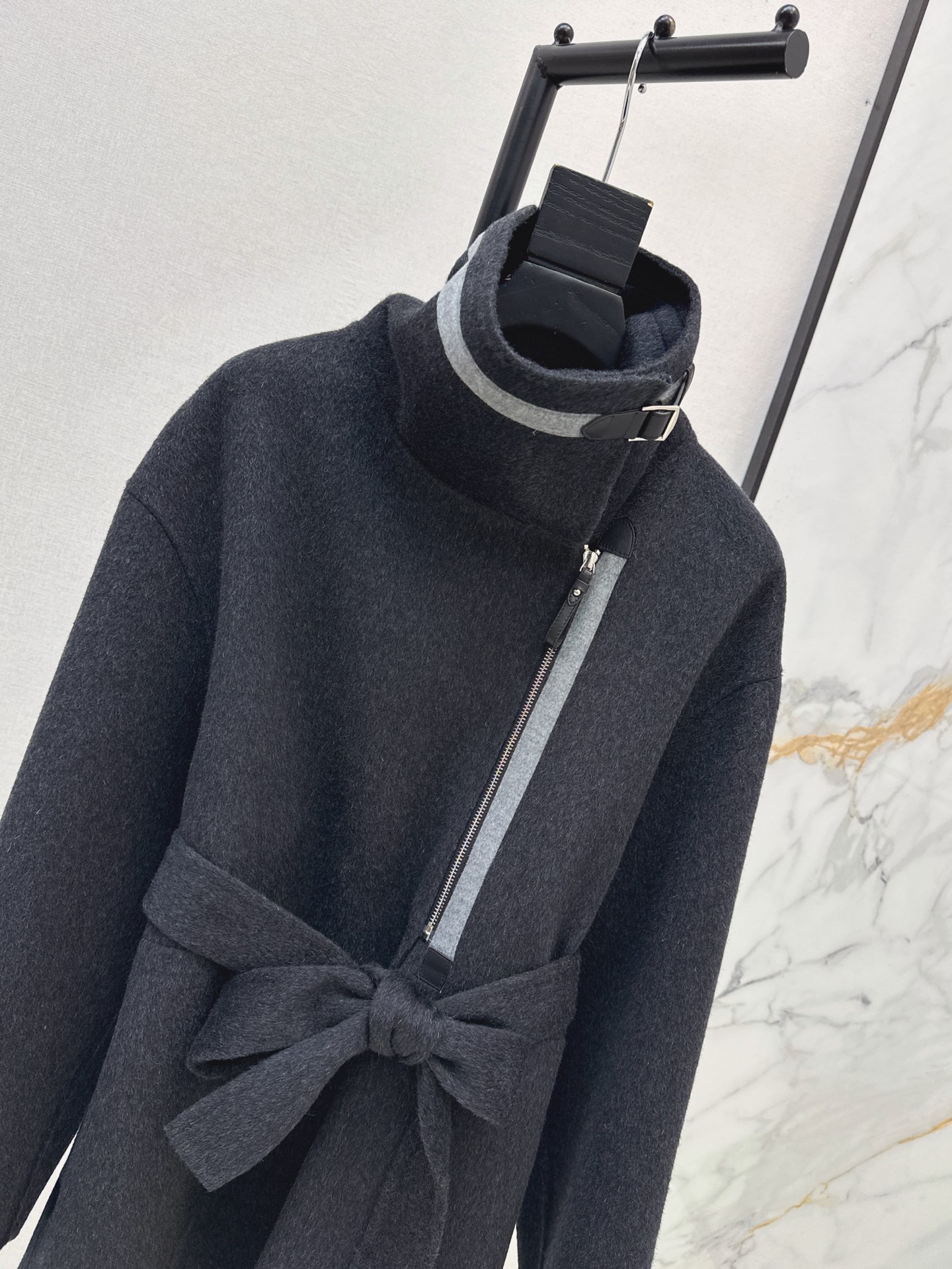 Her 26fw belted woolen jacket