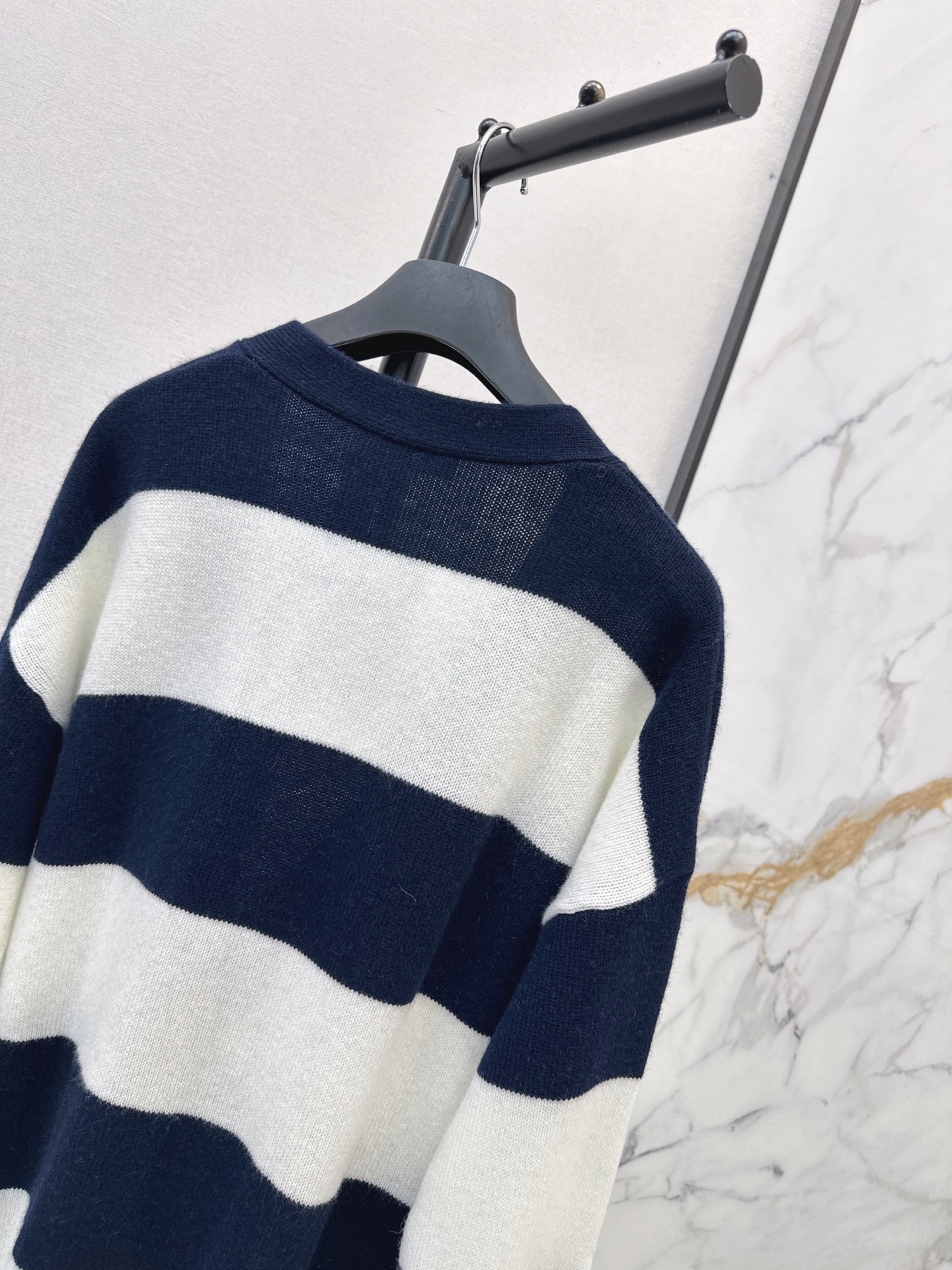 CD 26fw stripe cashmere cardigan