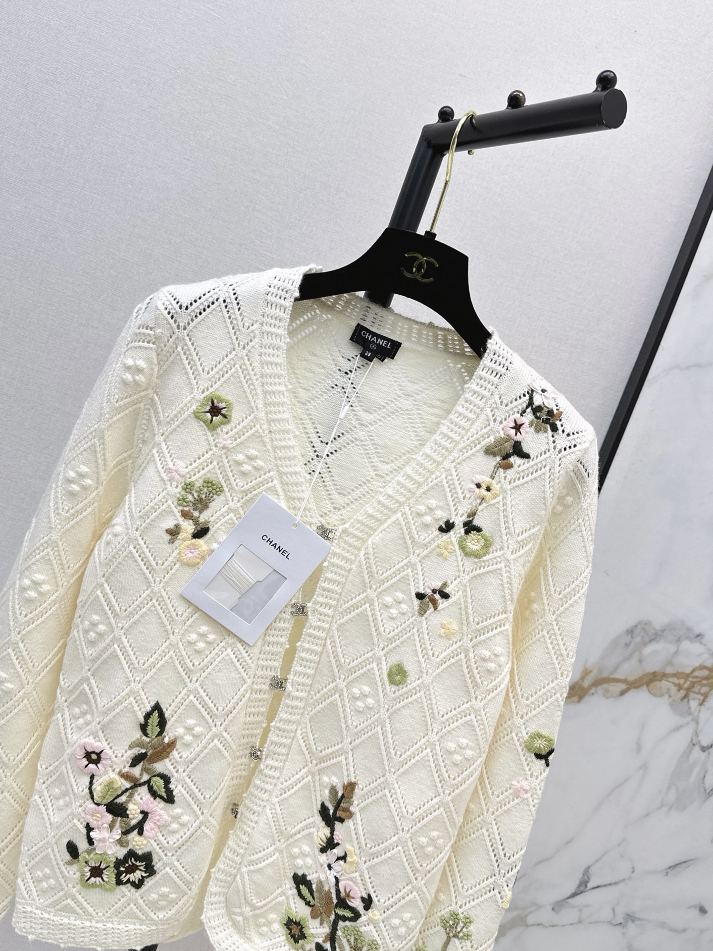 Chan 26fw embroidery knit casrdigan
