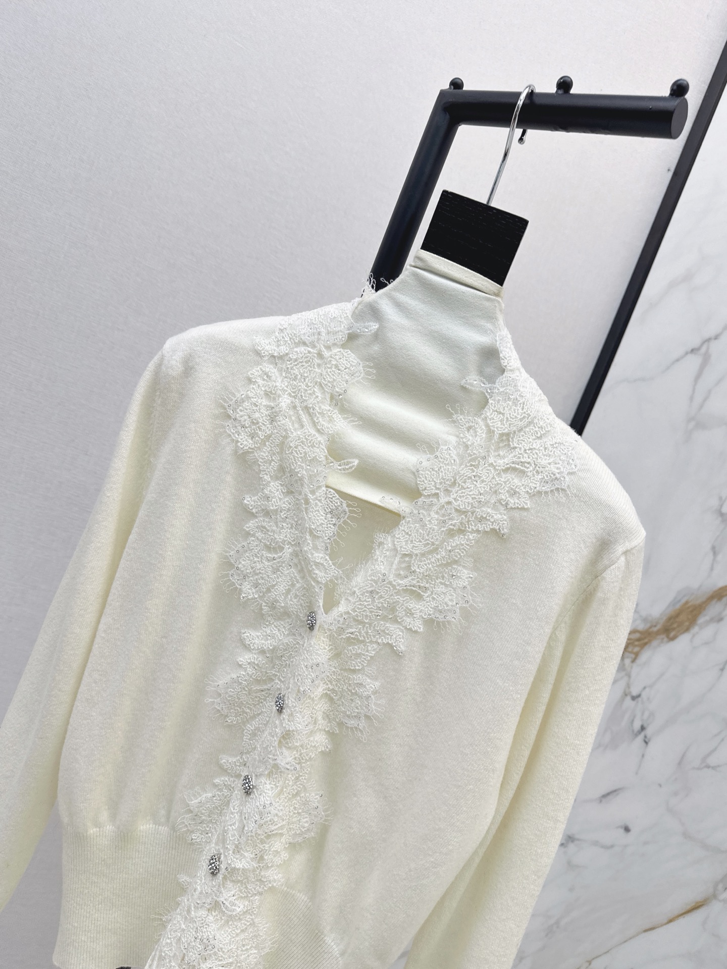 Miu 26fw lace contract knit cardigan