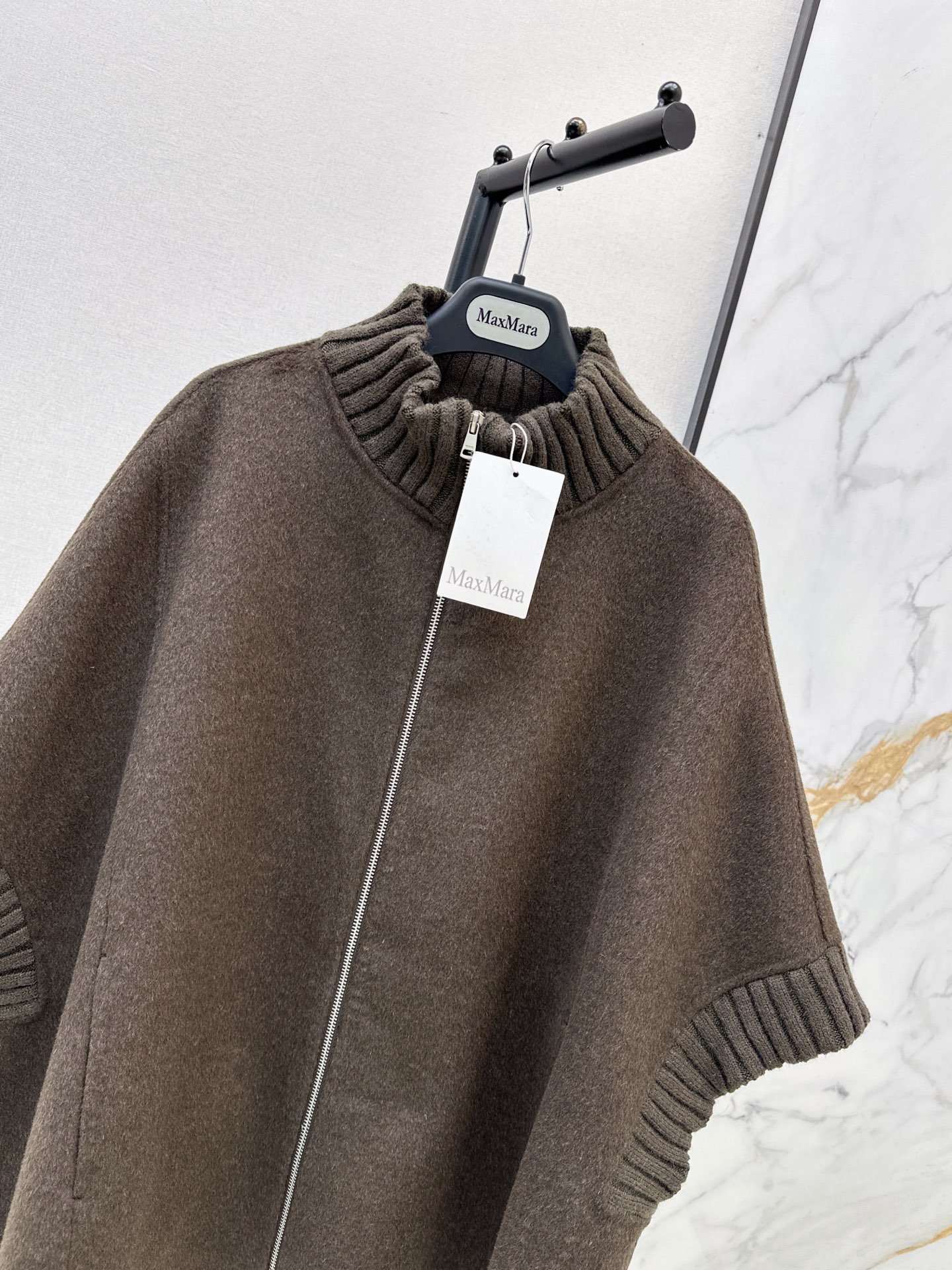 Max 26fw wool cape jacket