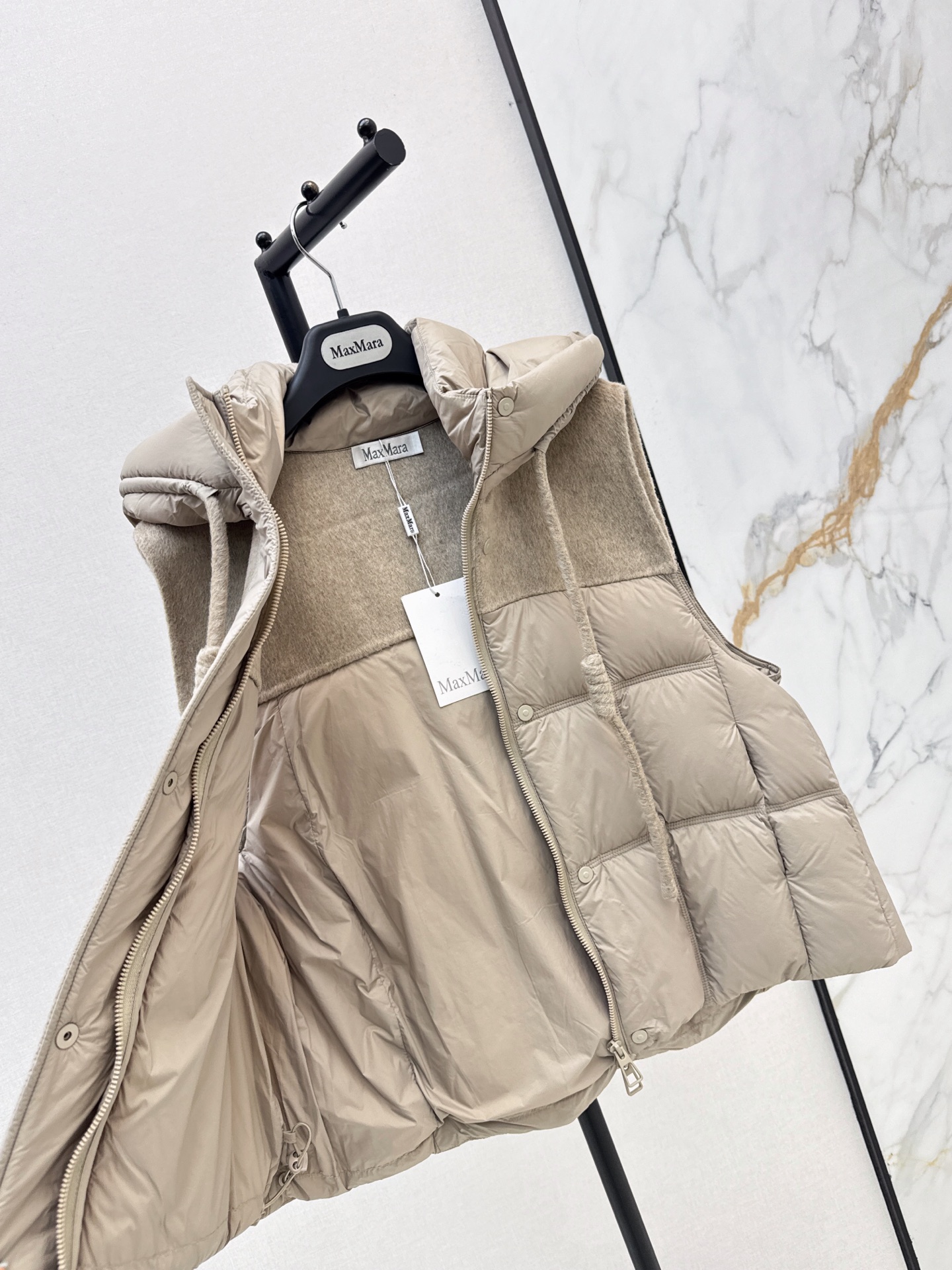Max 26fw knit contract hooded down vest