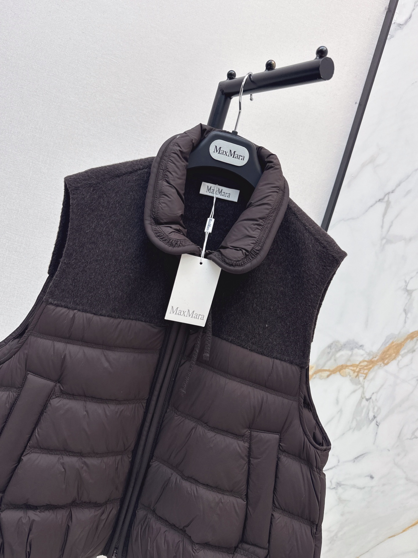 Max 26fw knit contract down vest