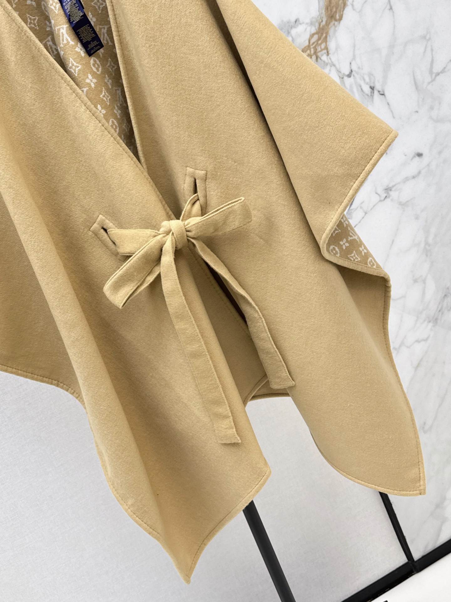 Loui 26fw wool shawls