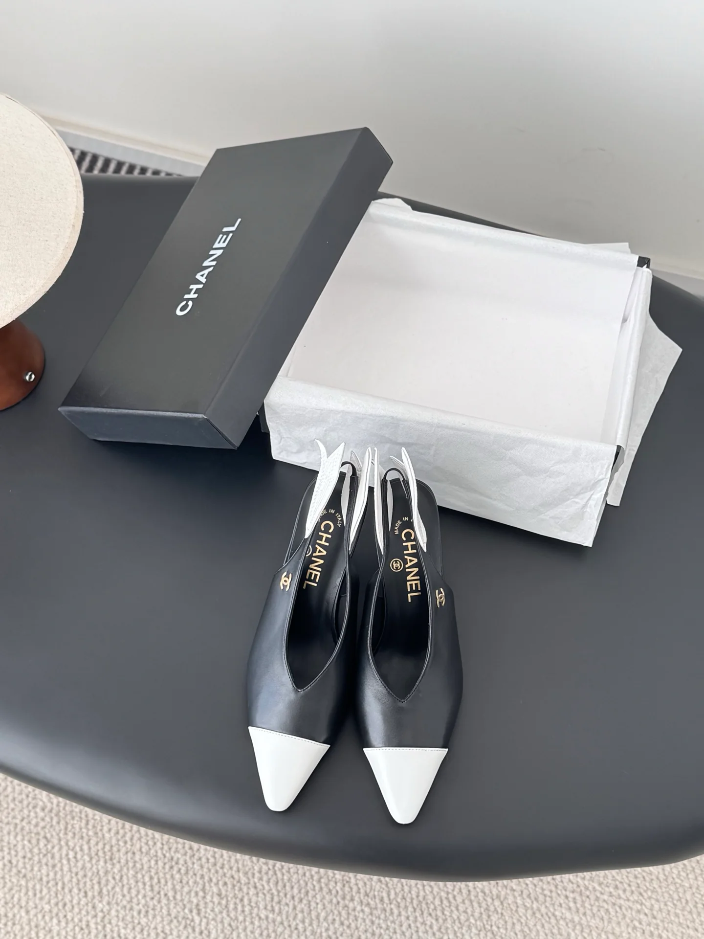 Chan 26ss slingback heels