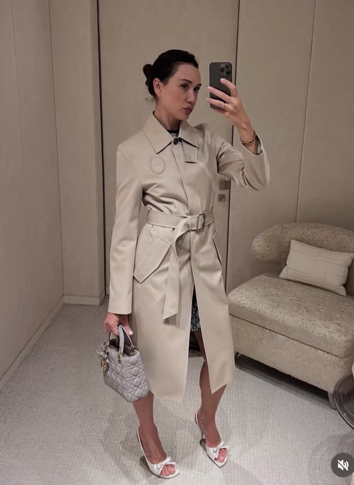 CD 26fw embroidery trench coats