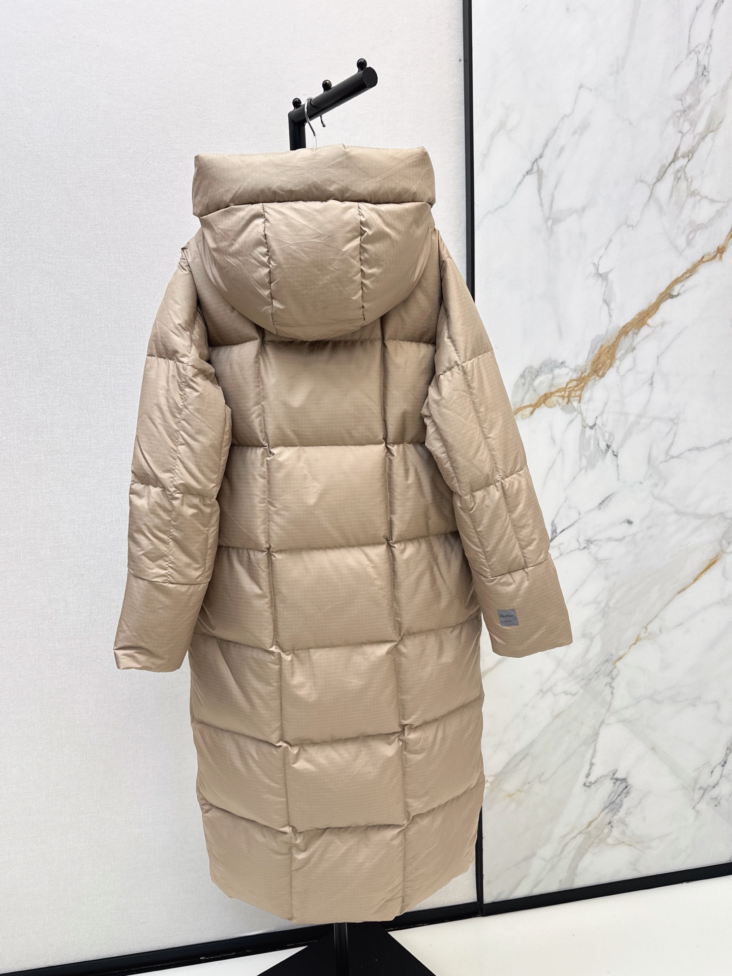 Max 26fw hooded long down jacket