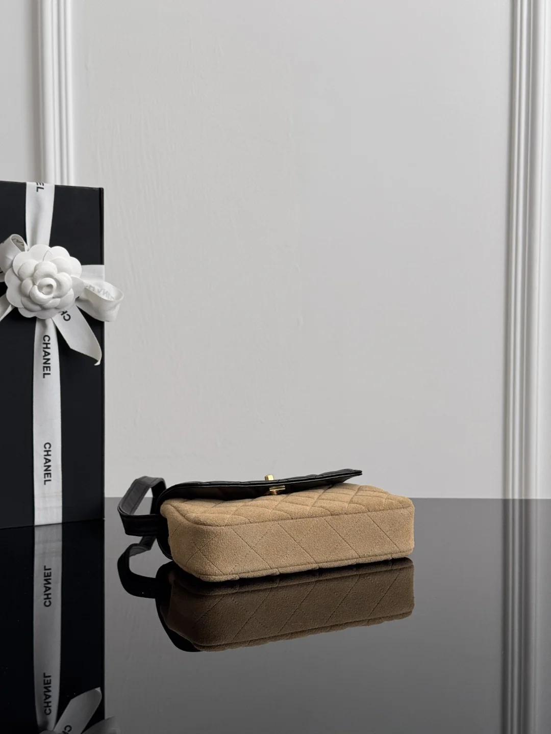 Chan 25A suede flap bag